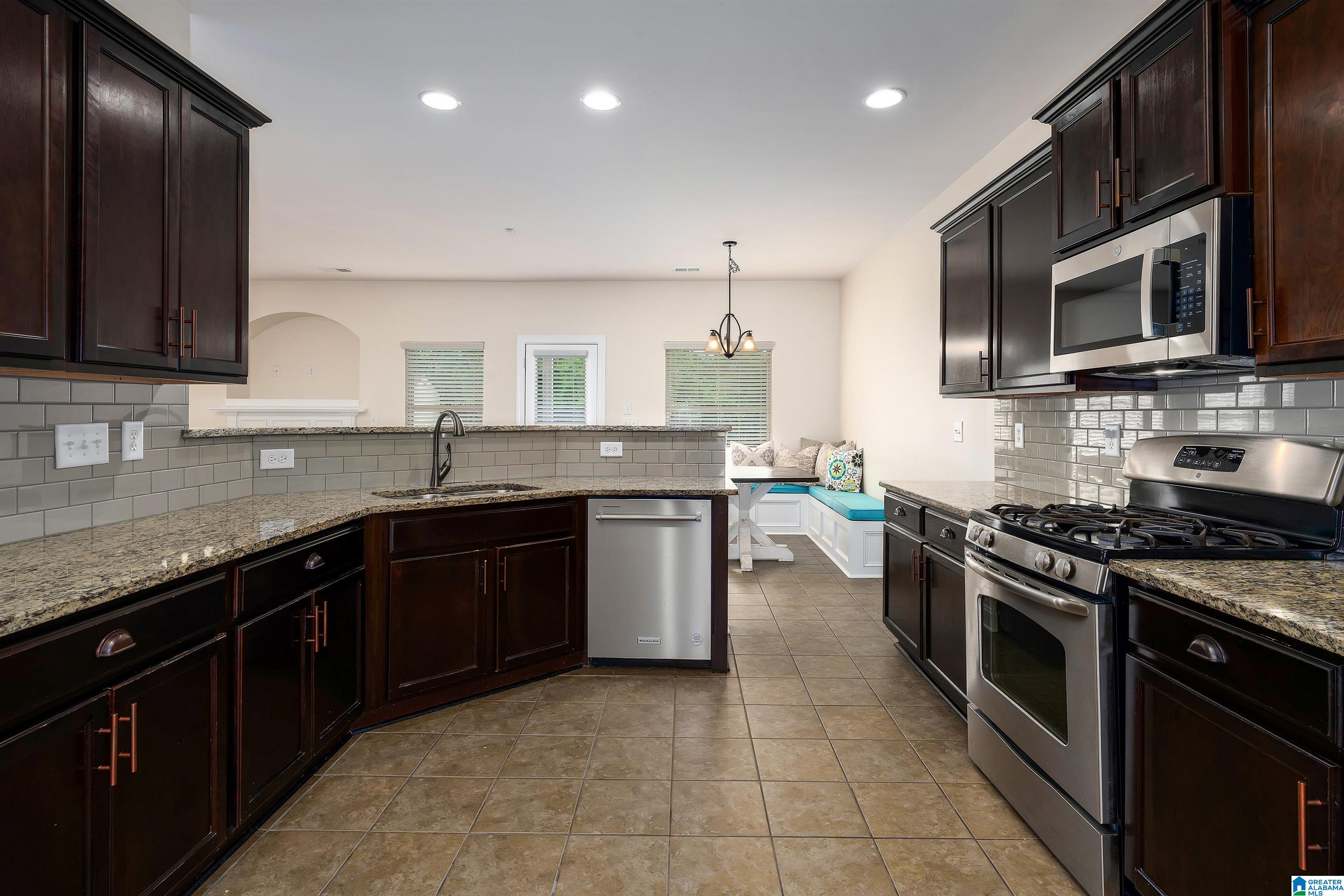 444 BLACKBERRY BOULEVARD
