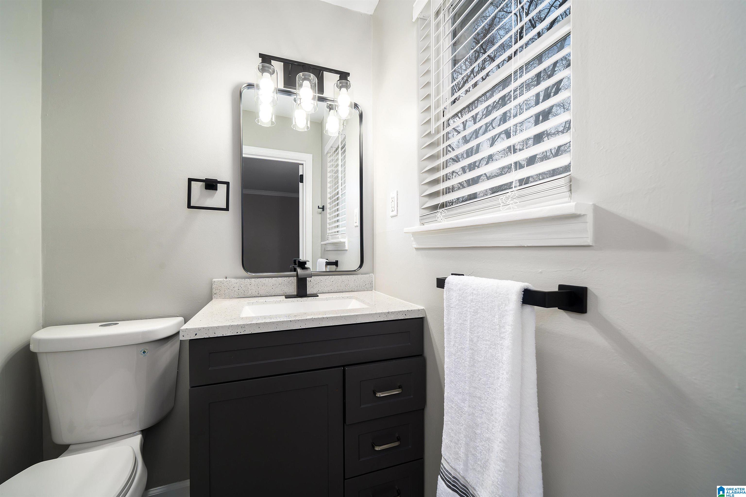 3035 APPLE VALLEY LANE