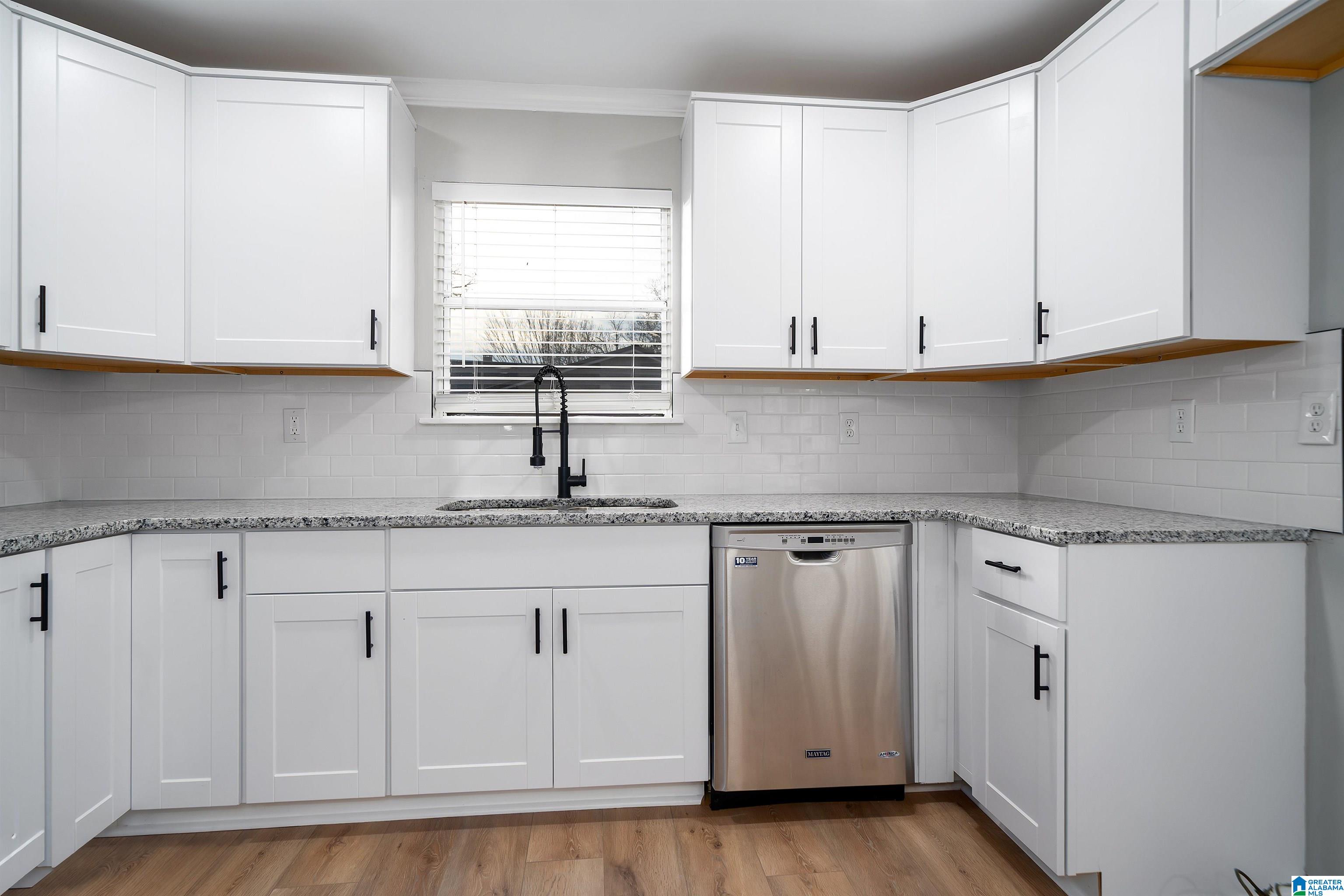 3035 APPLE VALLEY LANE