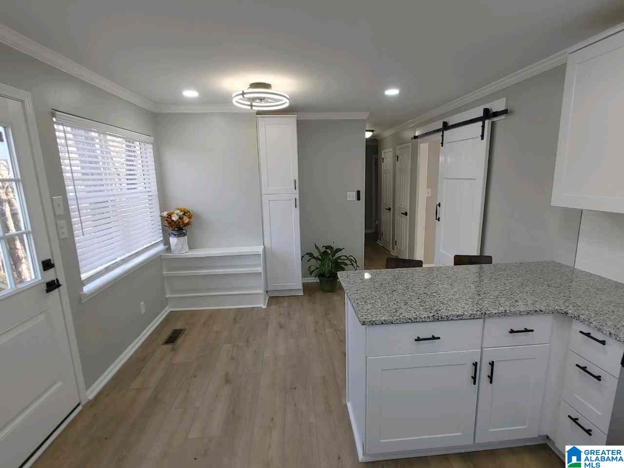 3035 APPLE VALLEY LANE