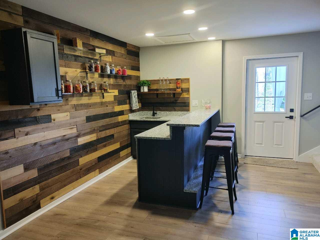 3035 APPLE VALLEY LANE