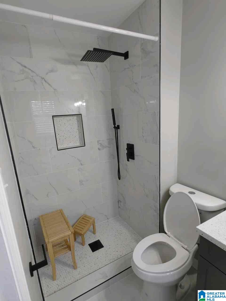 3035 APPLE VALLEY LANE