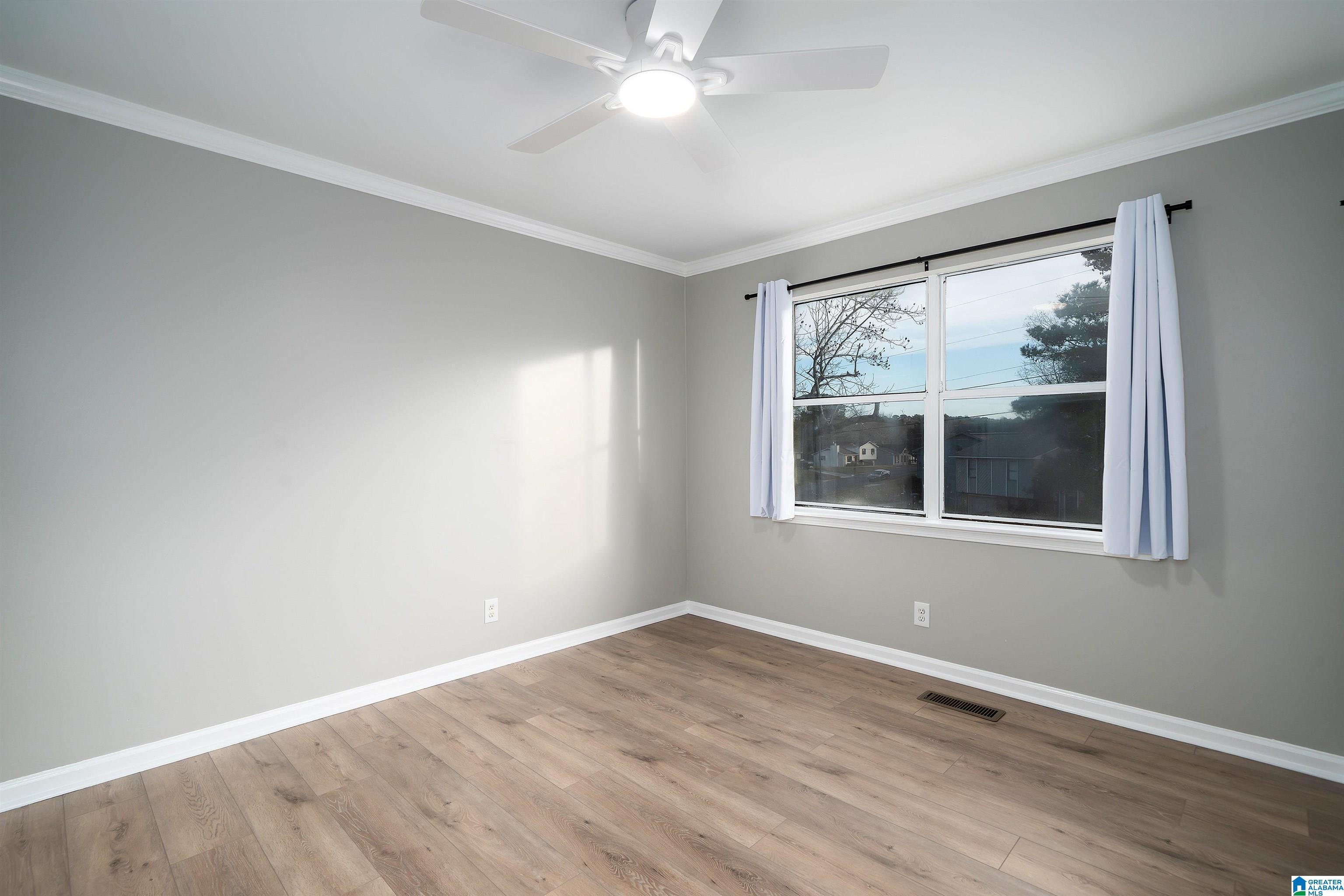 3035 APPLE VALLEY LANE