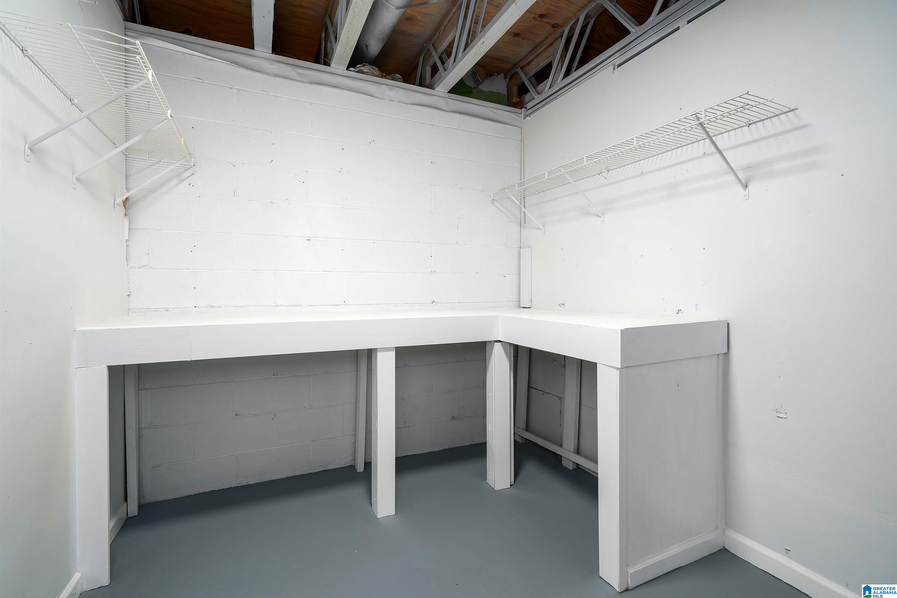 3035 APPLE VALLEY LANE