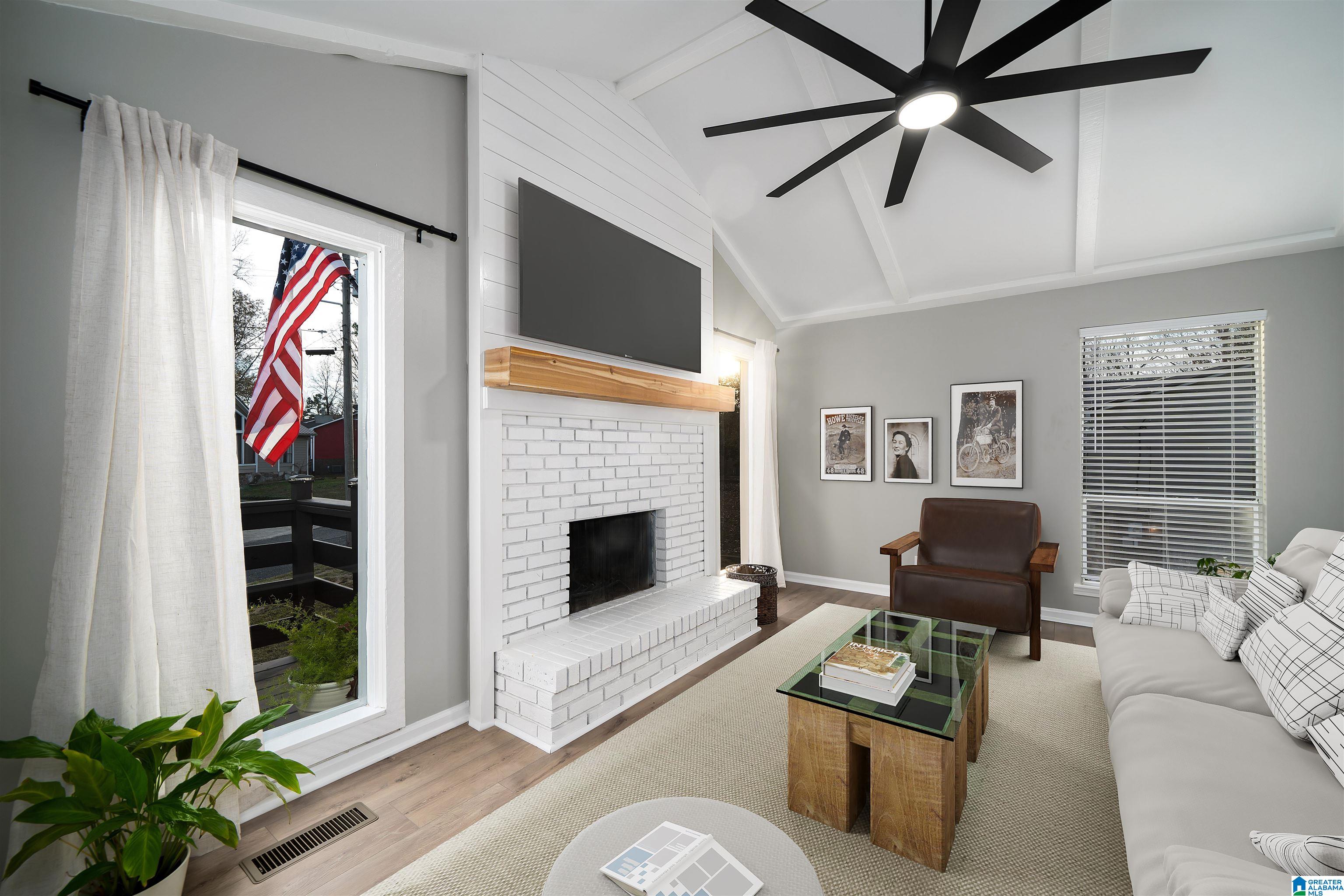 3035 APPLE VALLEY LANE