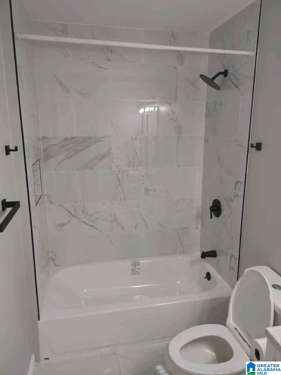 3035 APPLE VALLEY LANE