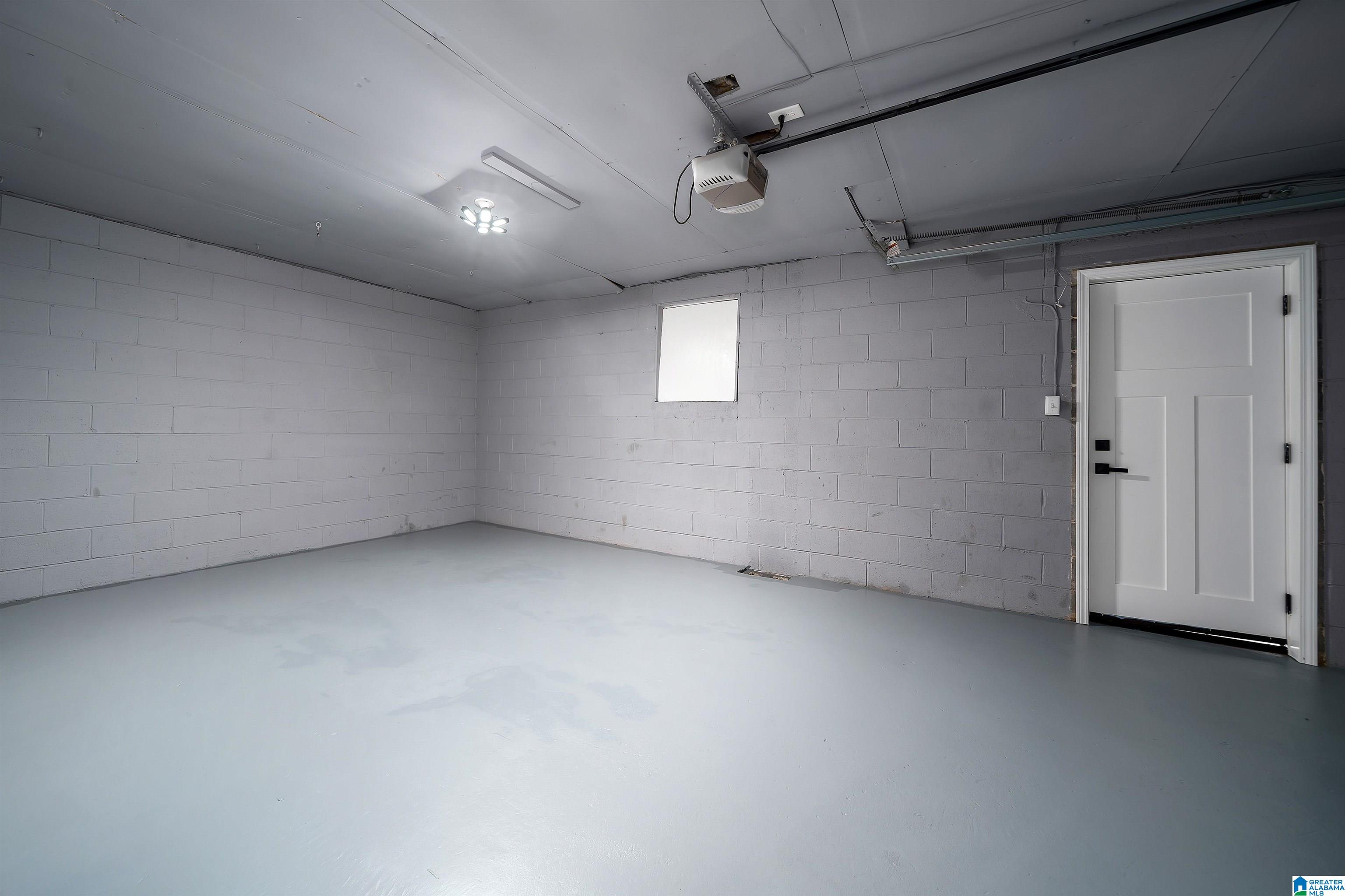 3035 APPLE VALLEY LANE