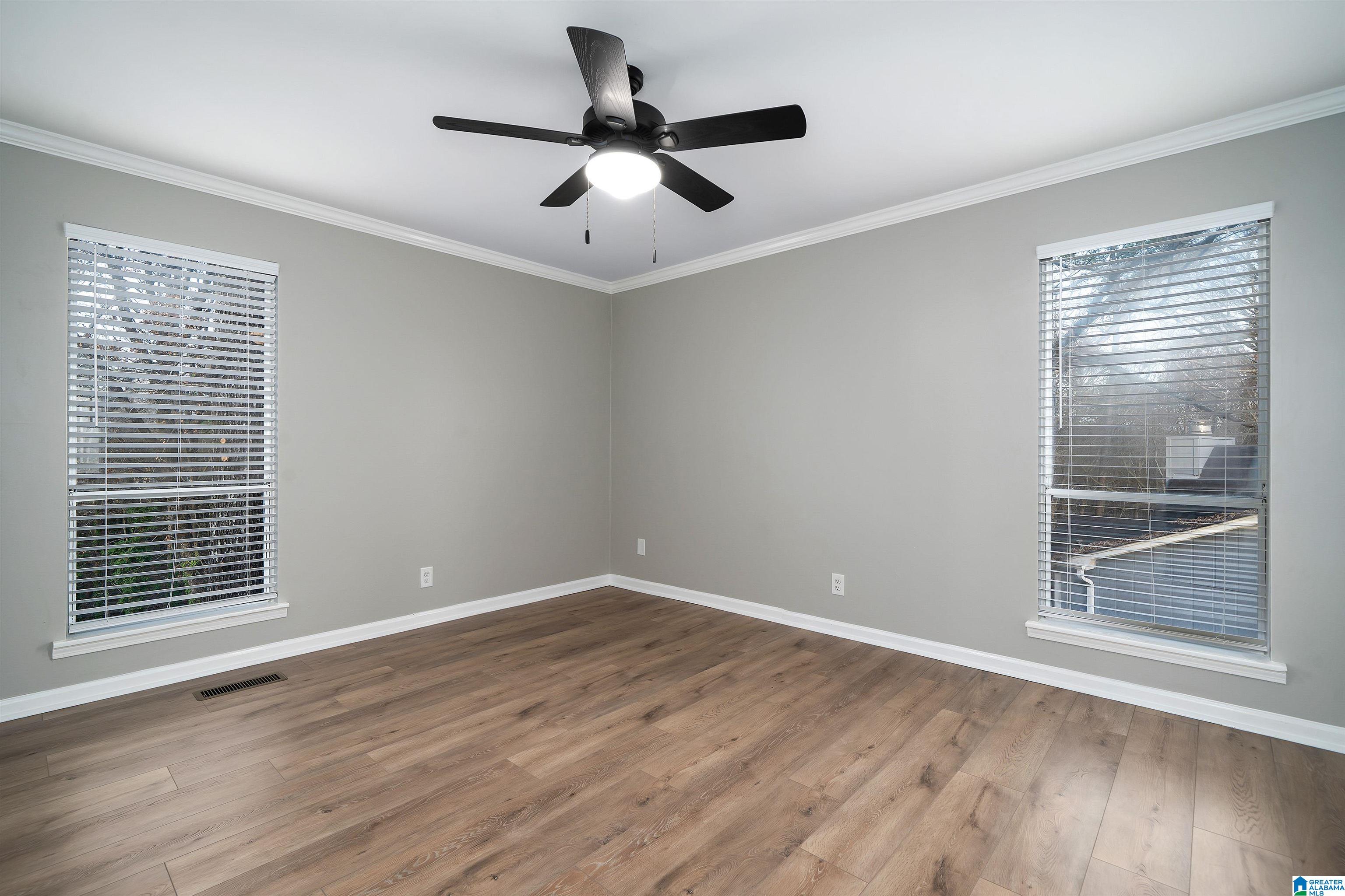 3035 APPLE VALLEY LANE