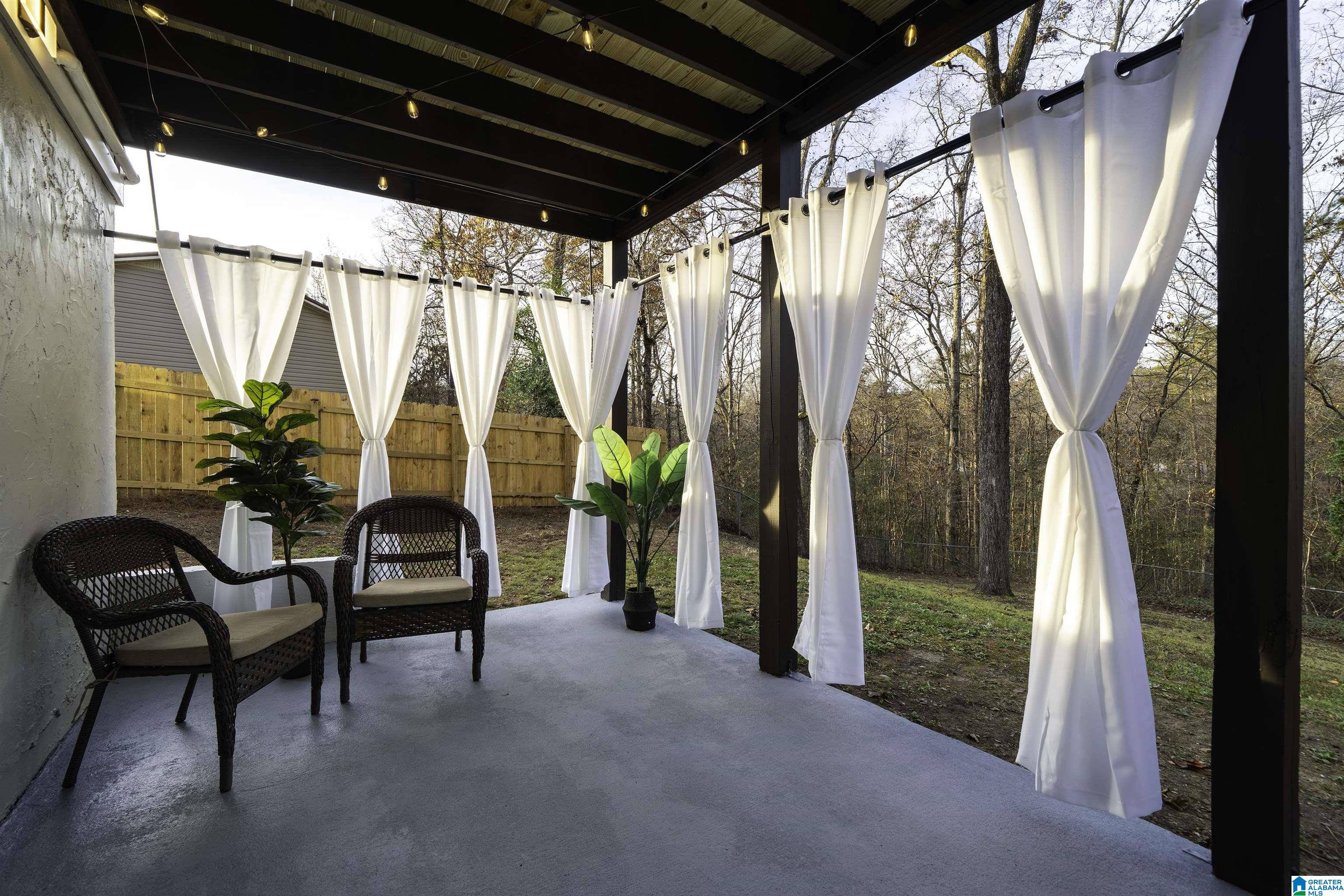 3035 APPLE VALLEY LANE