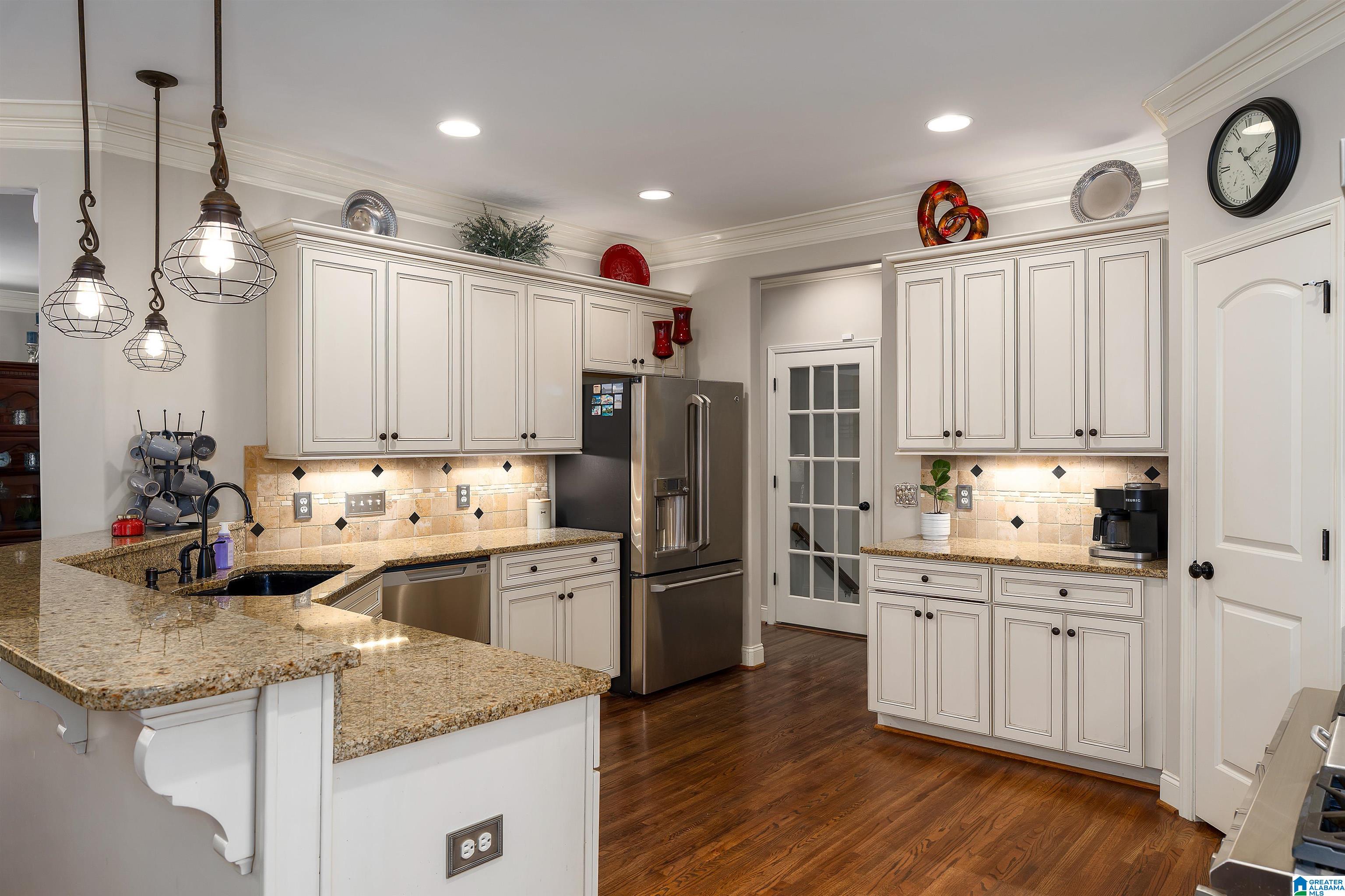 8225 CARRINGTON DRIVE