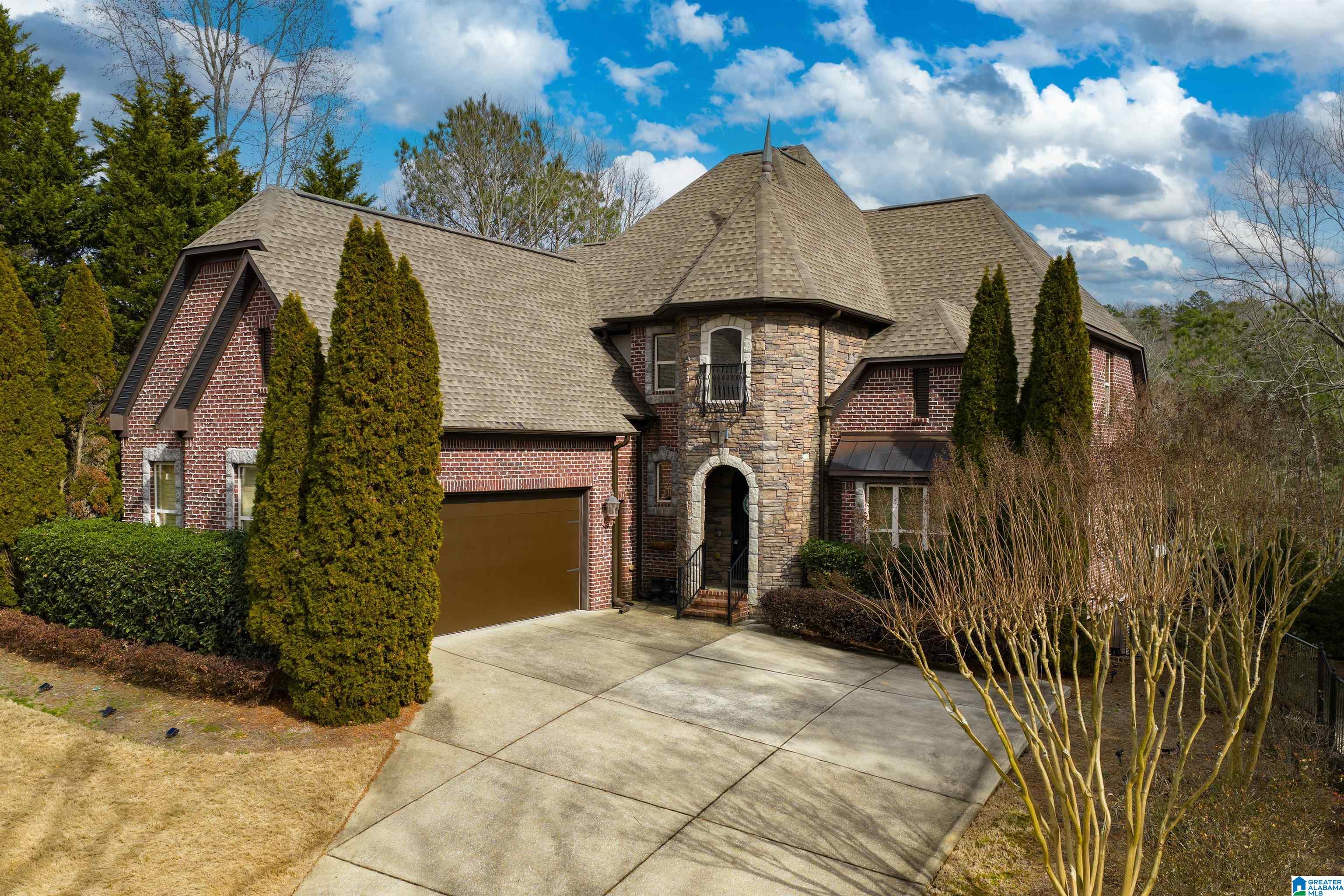 8225 CARRINGTON DRIVE