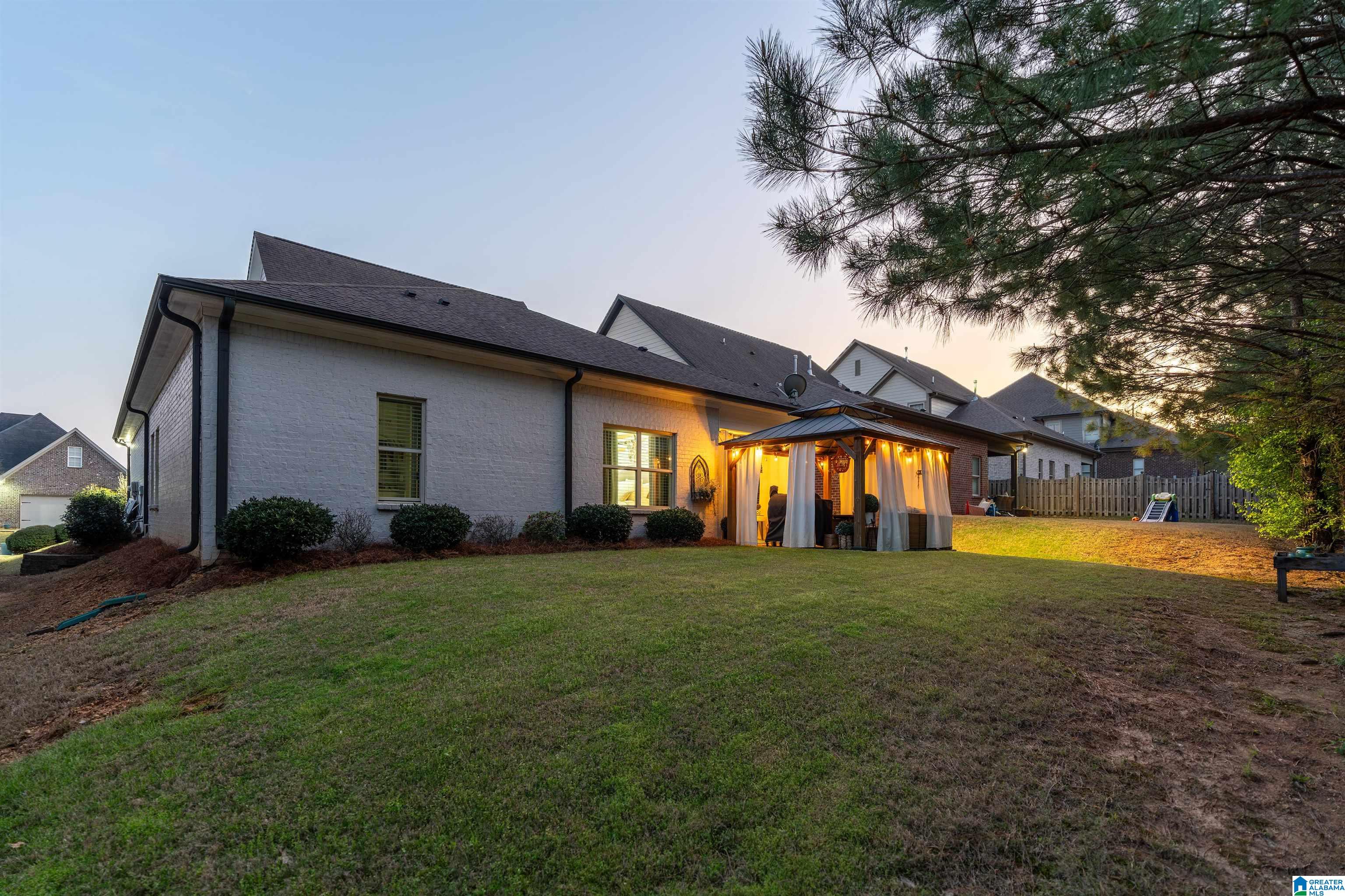5882 LONGVIEW LANE