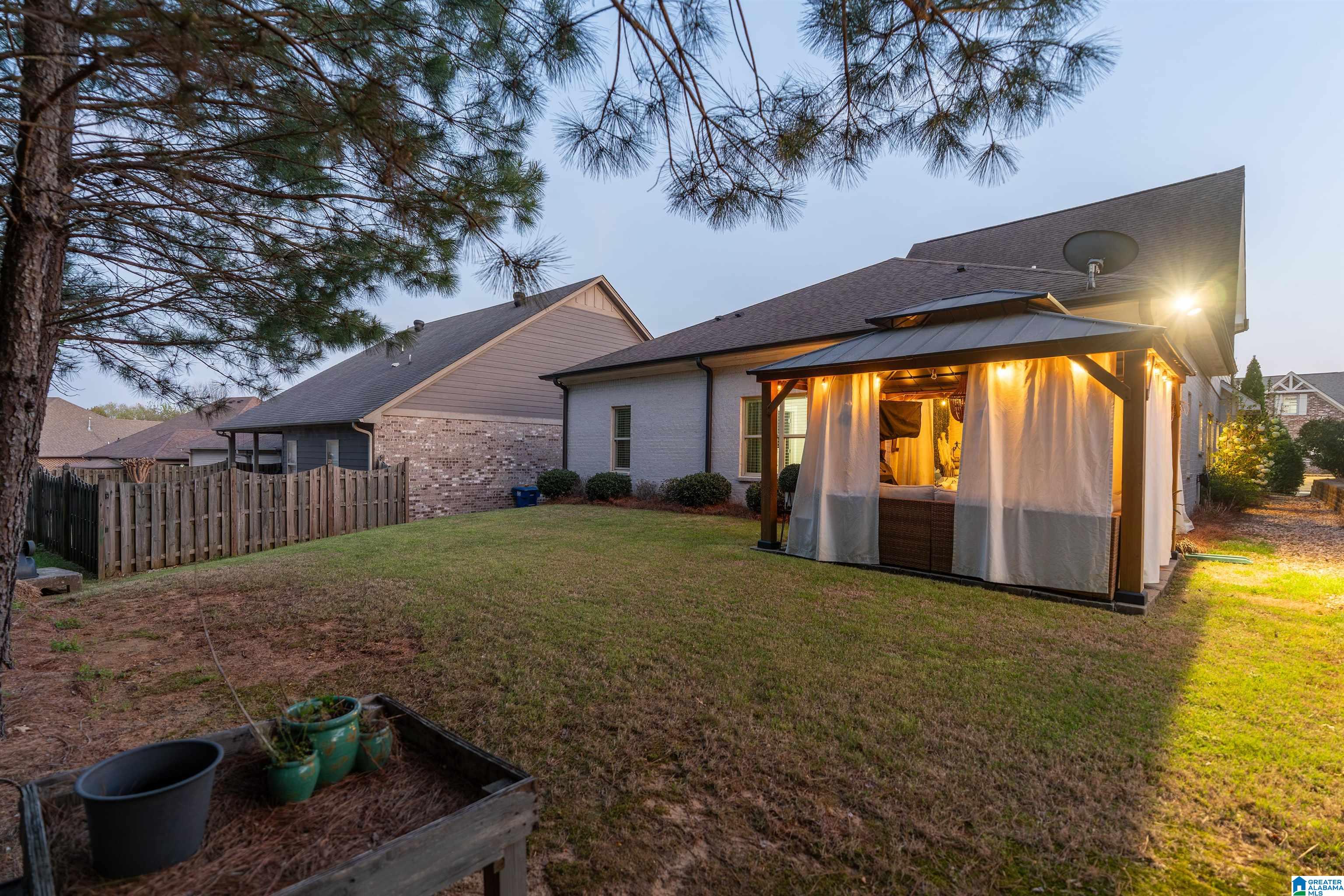 5882 LONGVIEW LANE