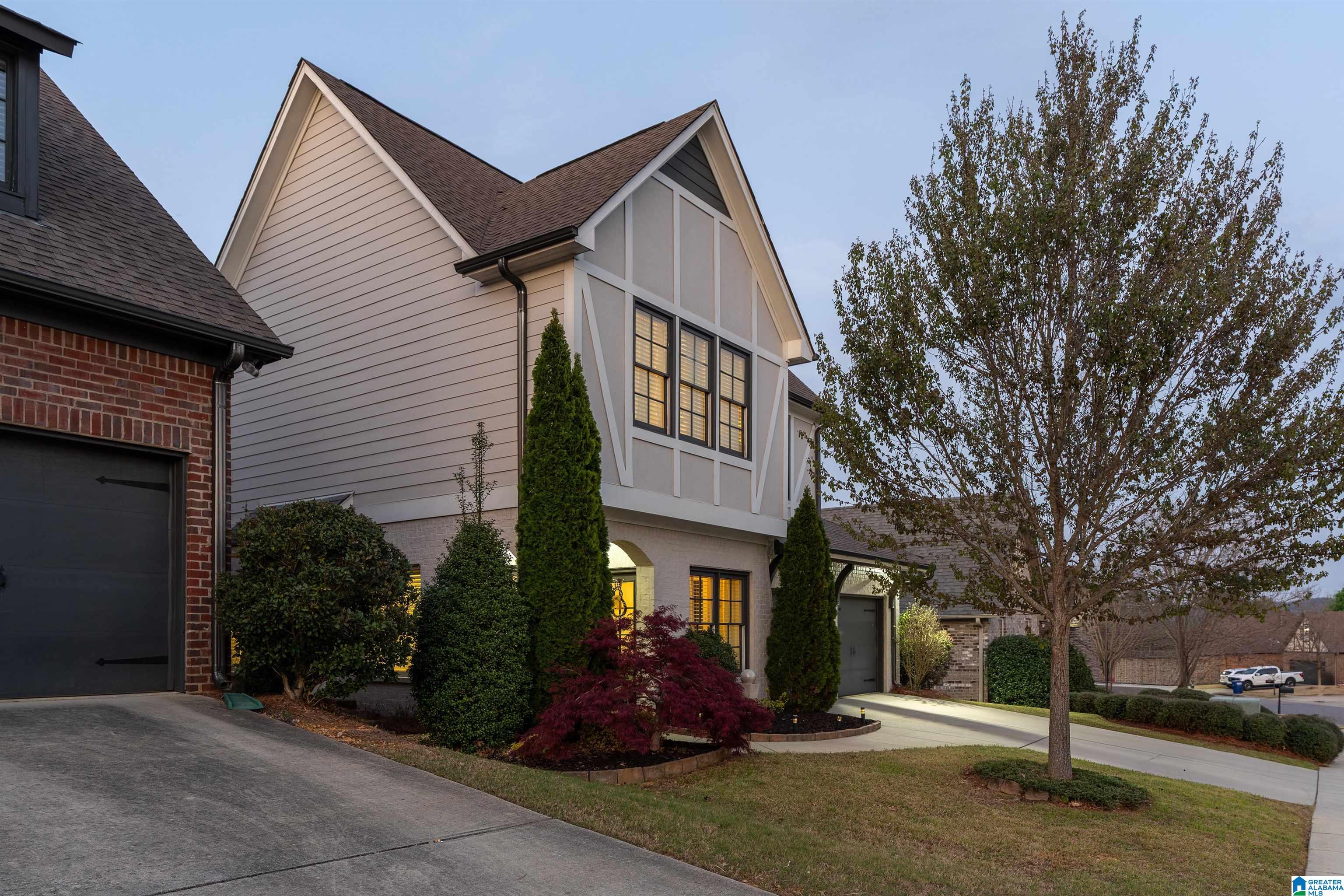 5882 LONGVIEW LANE