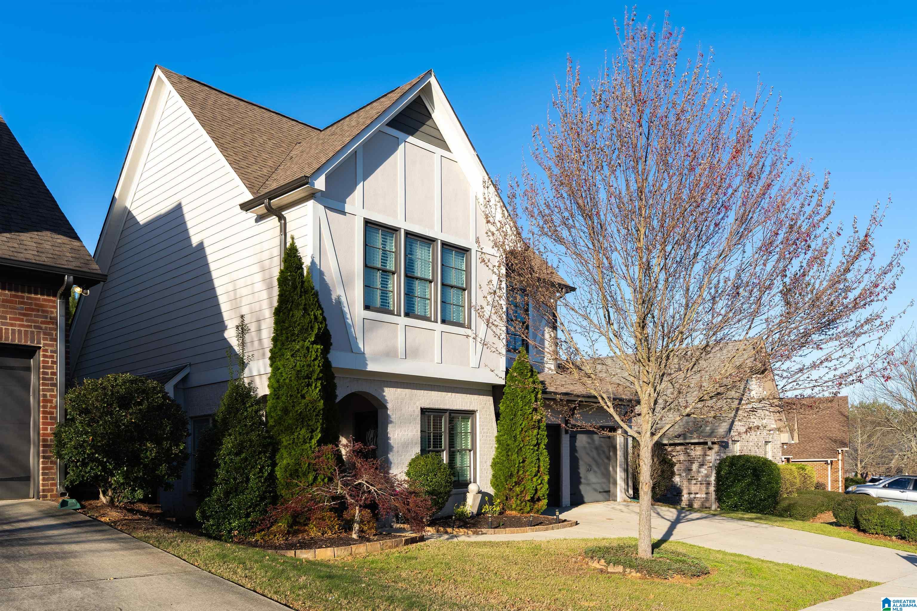 5882 LONGVIEW LANE