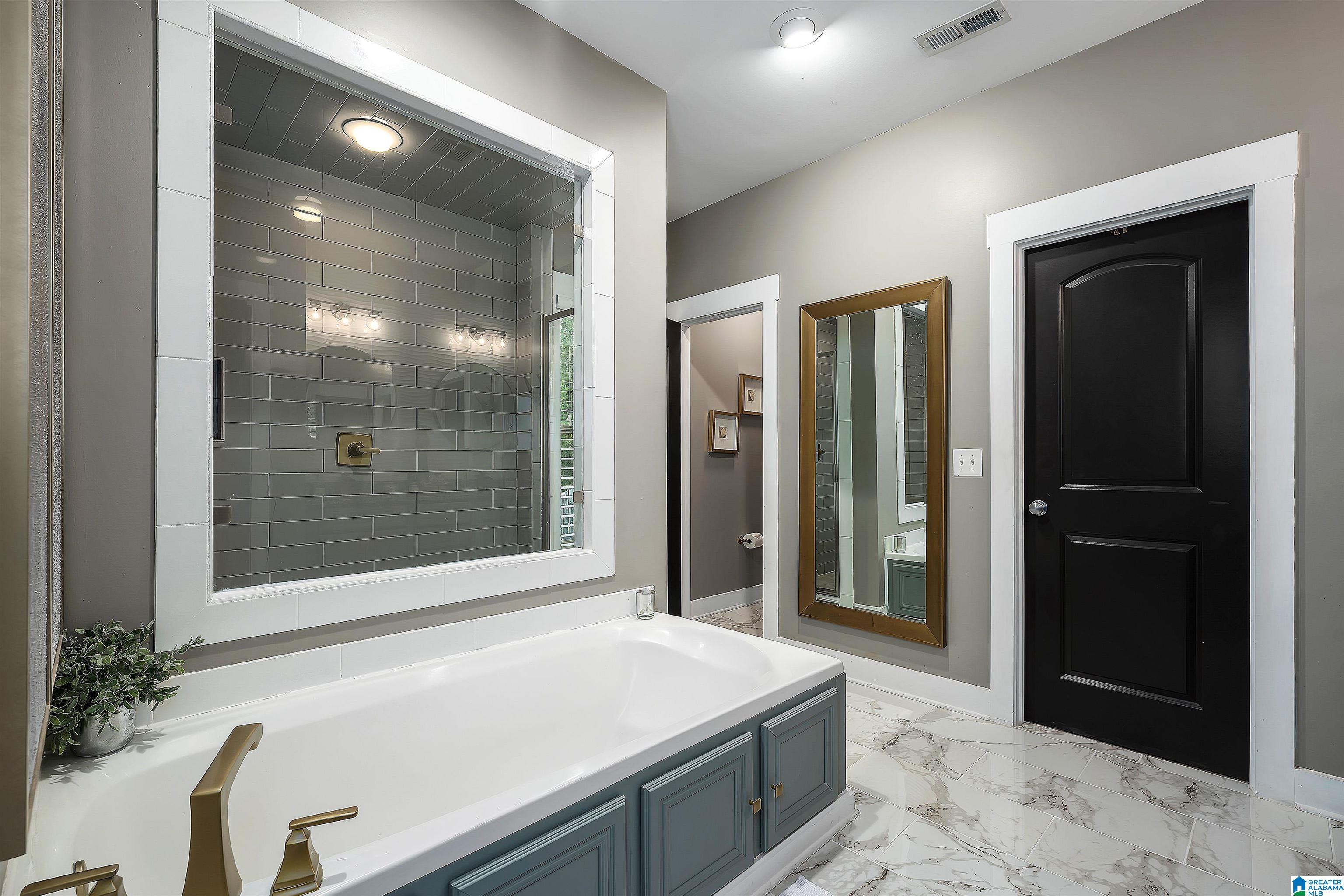 5882 LONGVIEW LANE