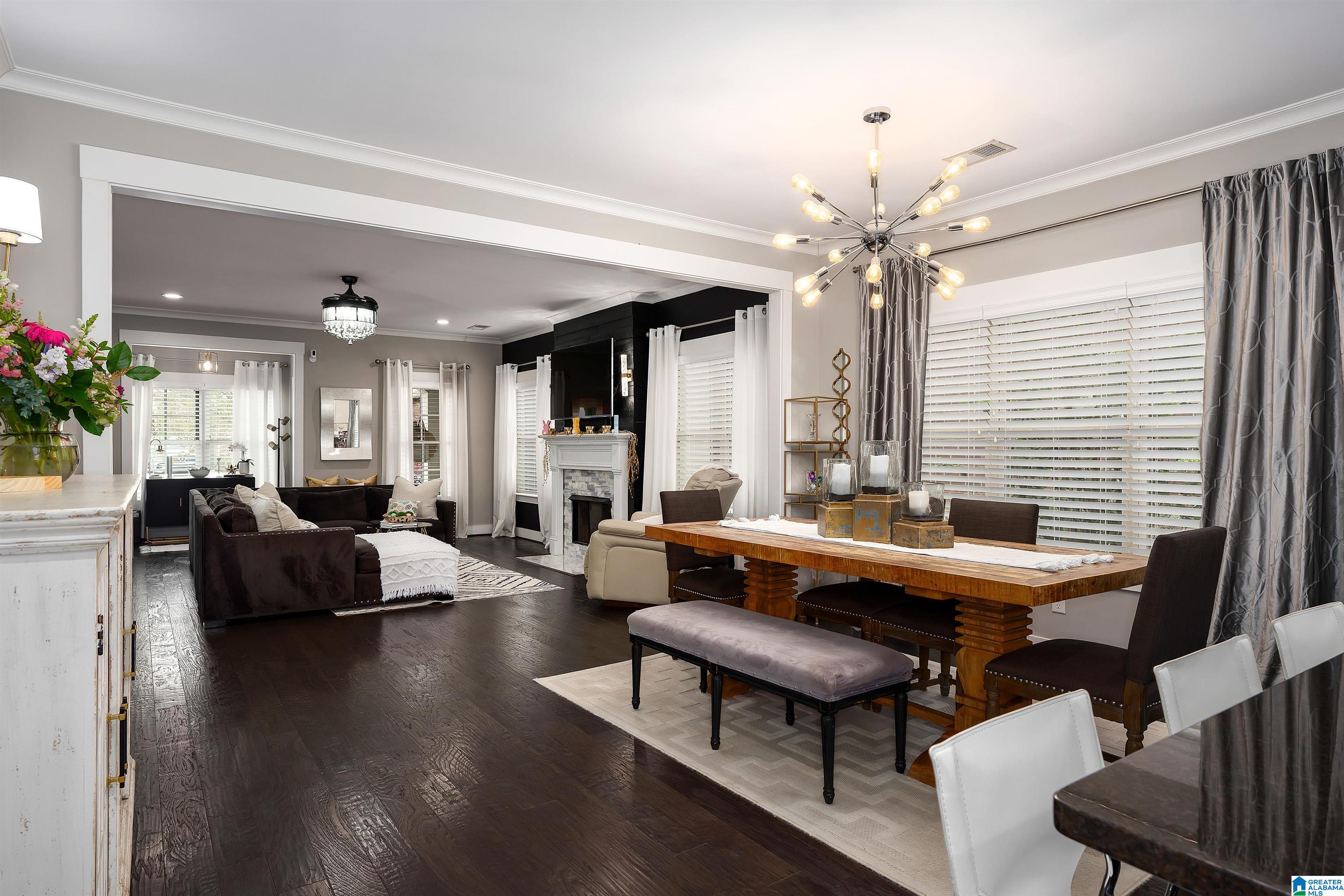 5882 LONGVIEW LANE