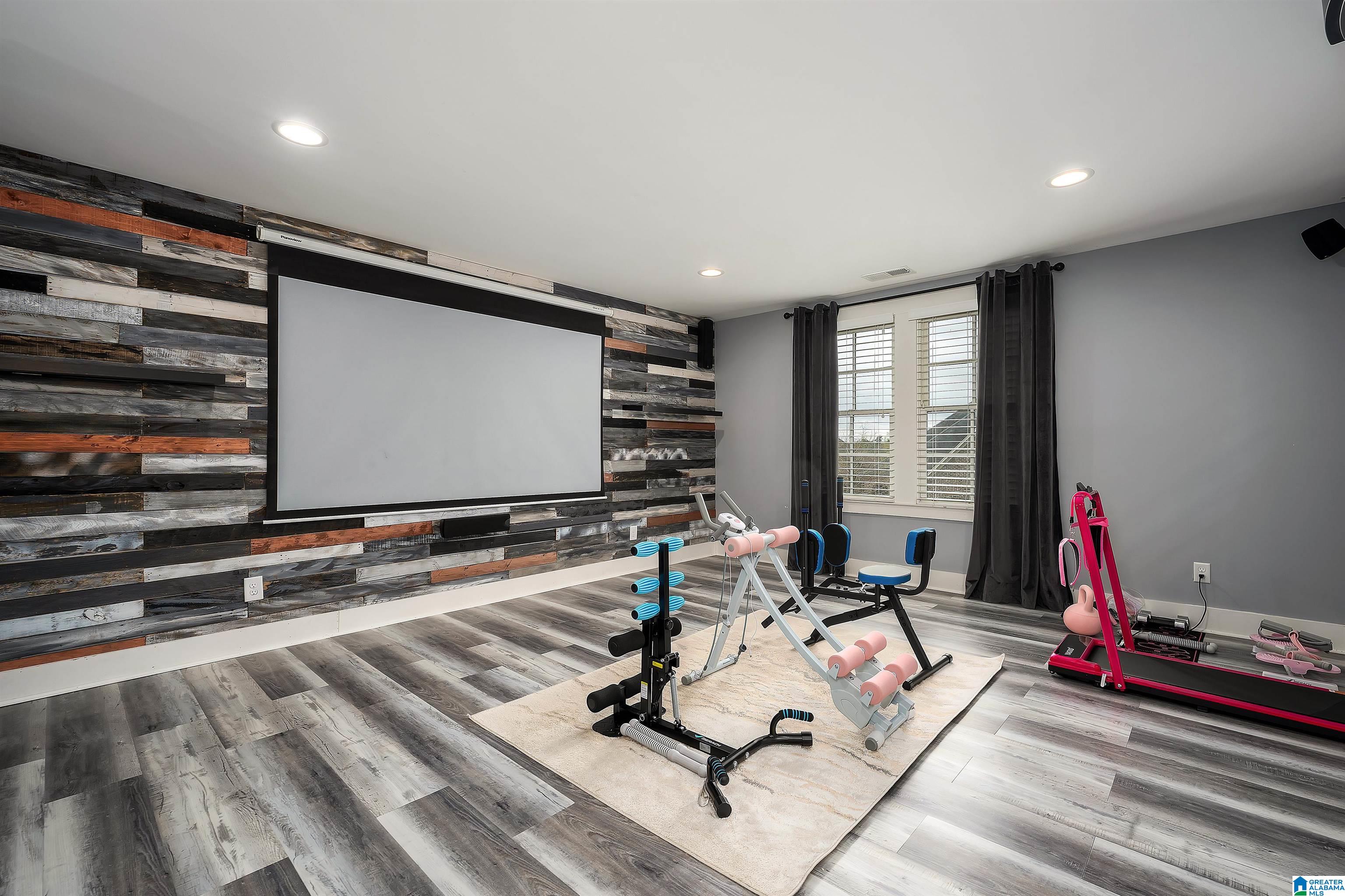 5882 LONGVIEW LANE