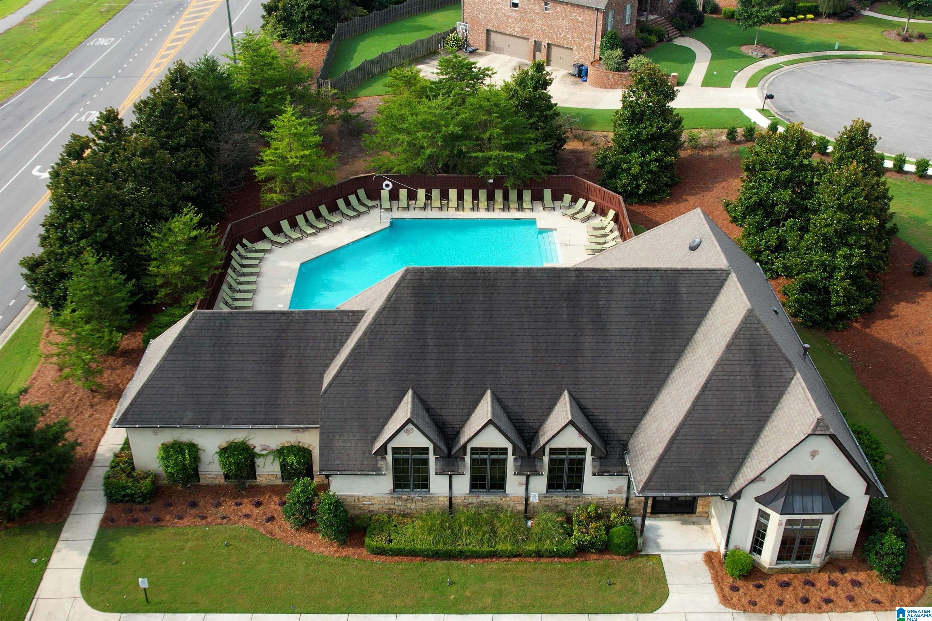 5882 LONGVIEW LANE