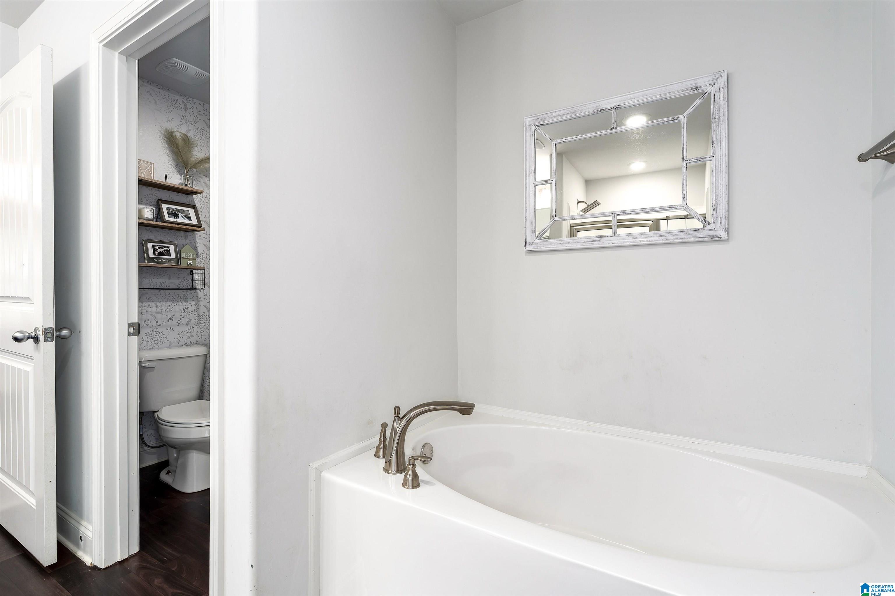 1029 BROOKHAVEN DRIVE