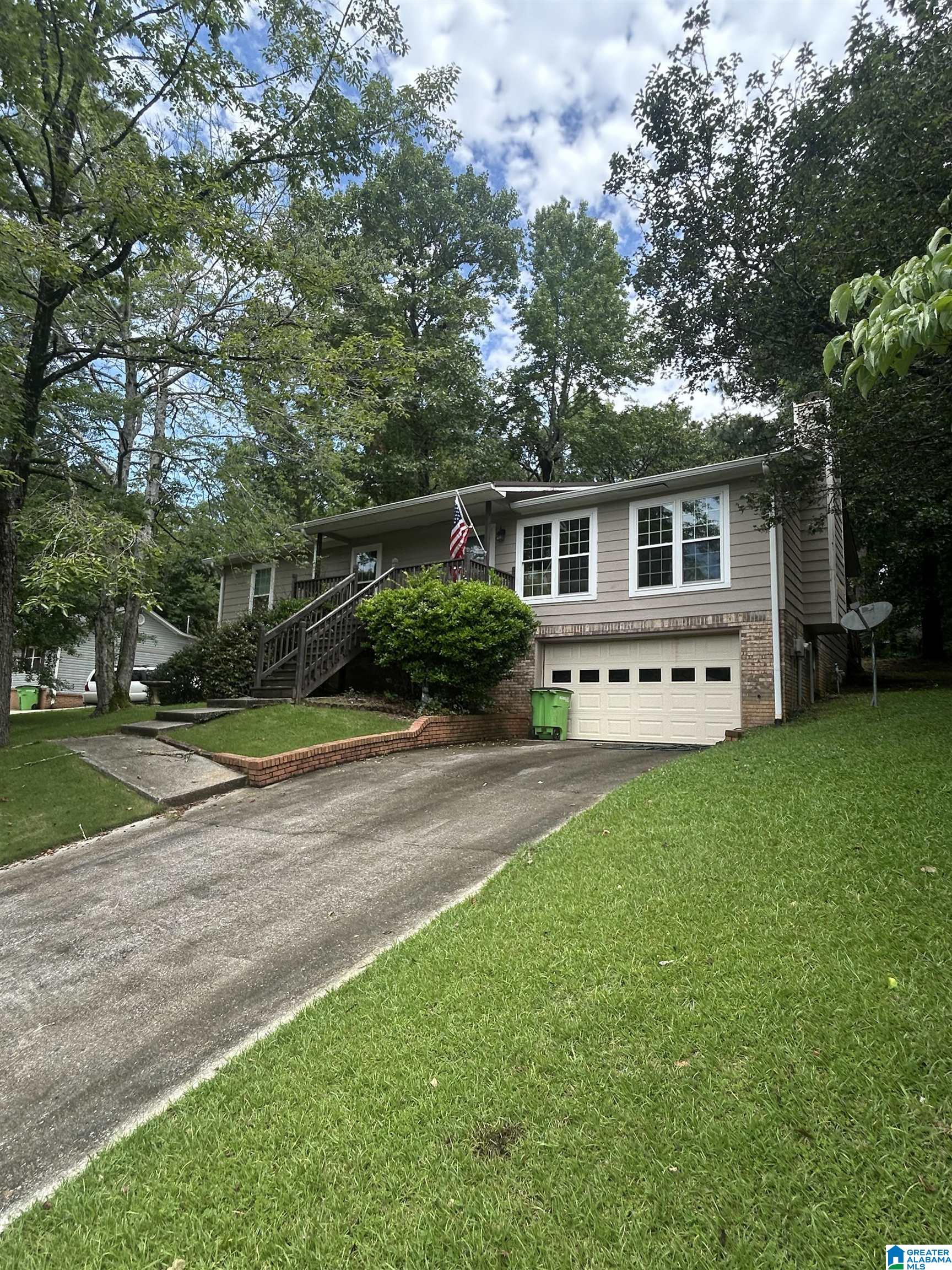 1043 KINGS FOREST DRIVE