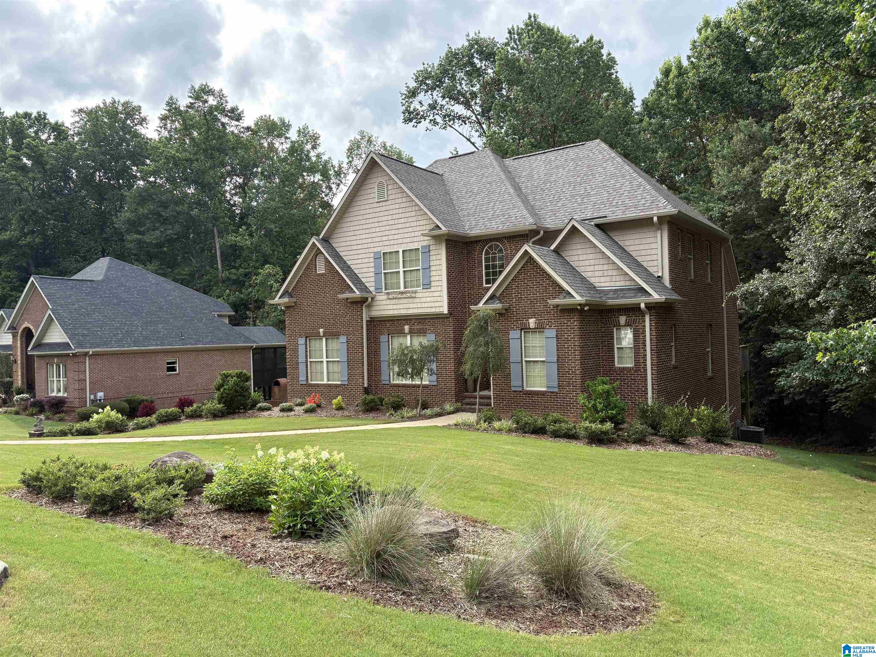 325 MIDDLE RIDGE DRIVE