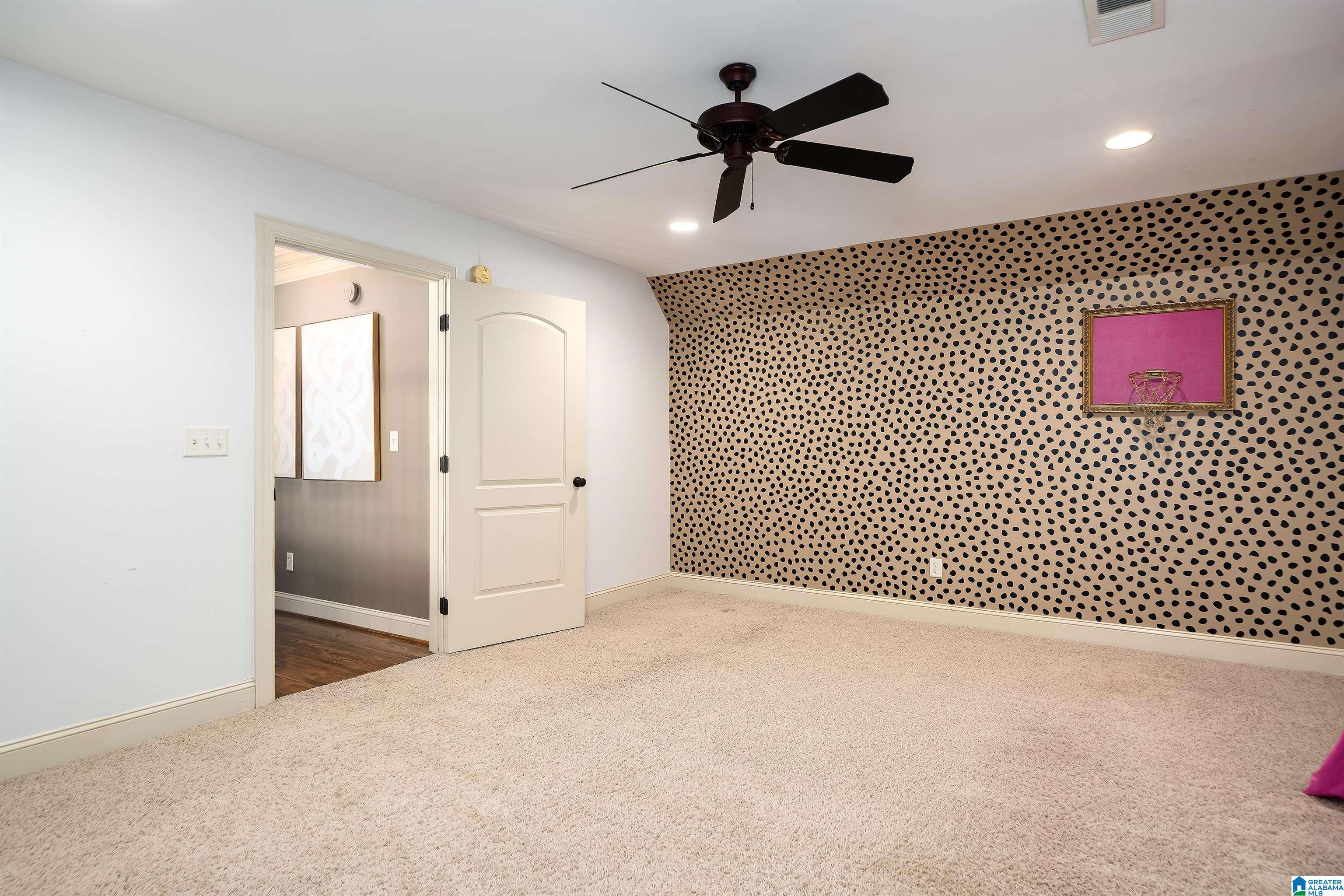 325 MIDDLE RIDGE DRIVE
