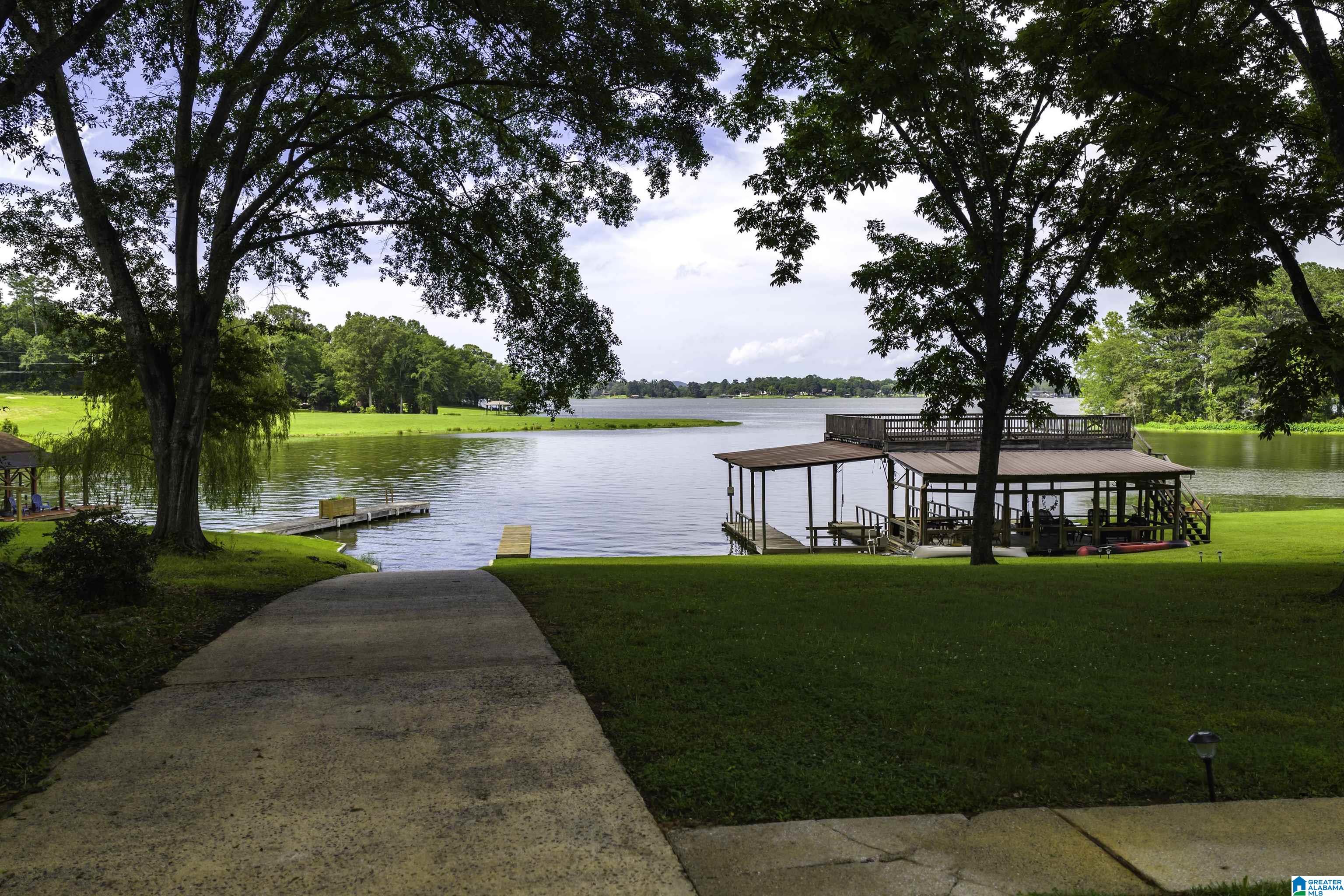 2715 HAMILTON ROAD