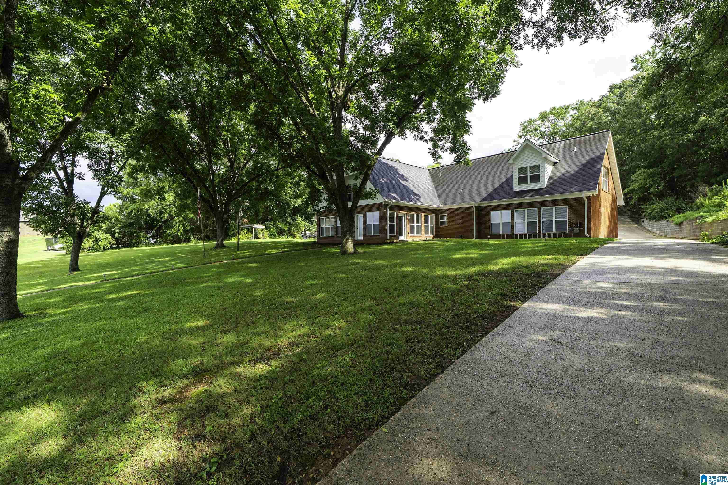 2715 HAMILTON ROAD