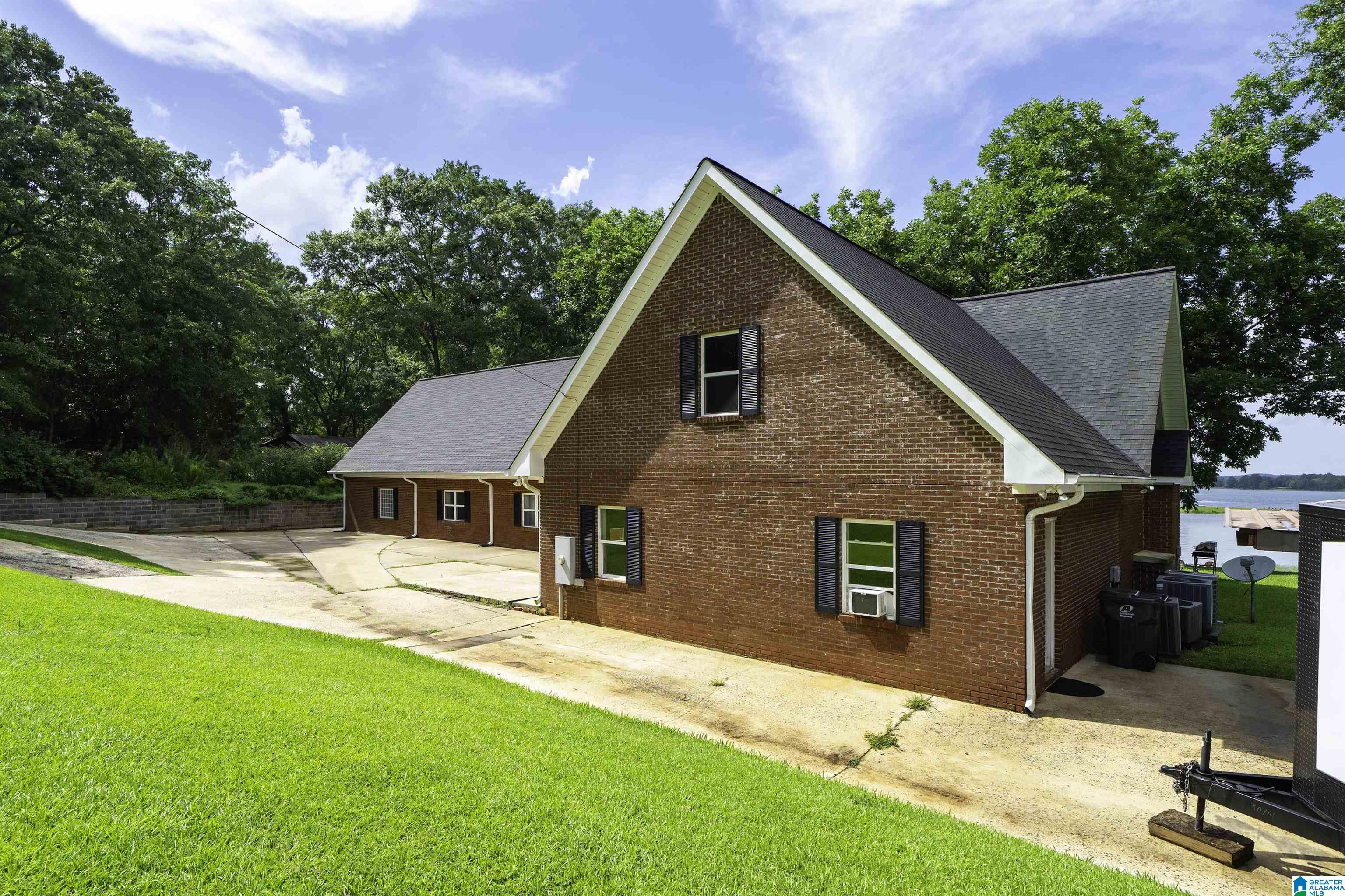 2715 HAMILTON ROAD