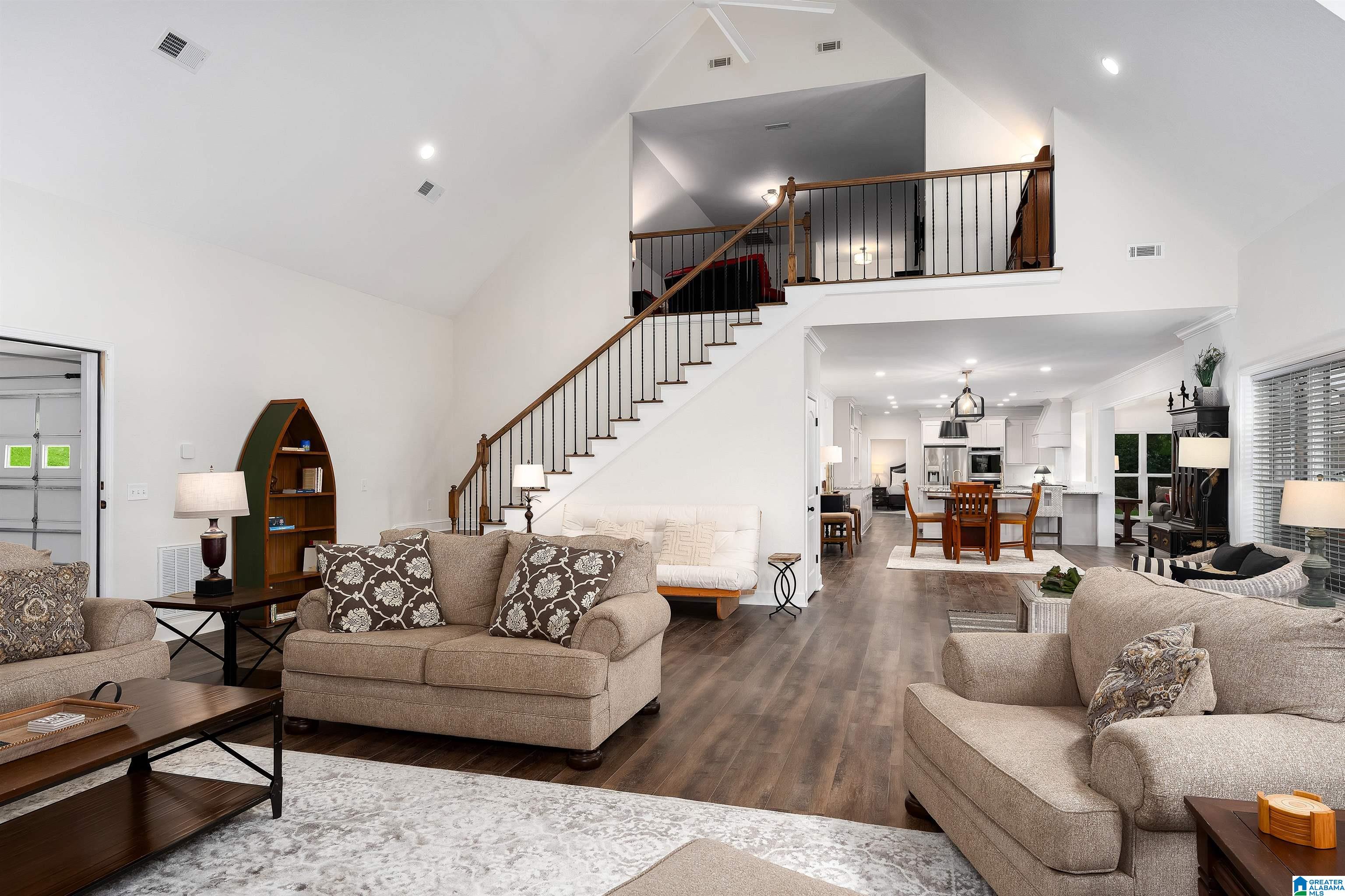 2715 HAMILTON ROAD