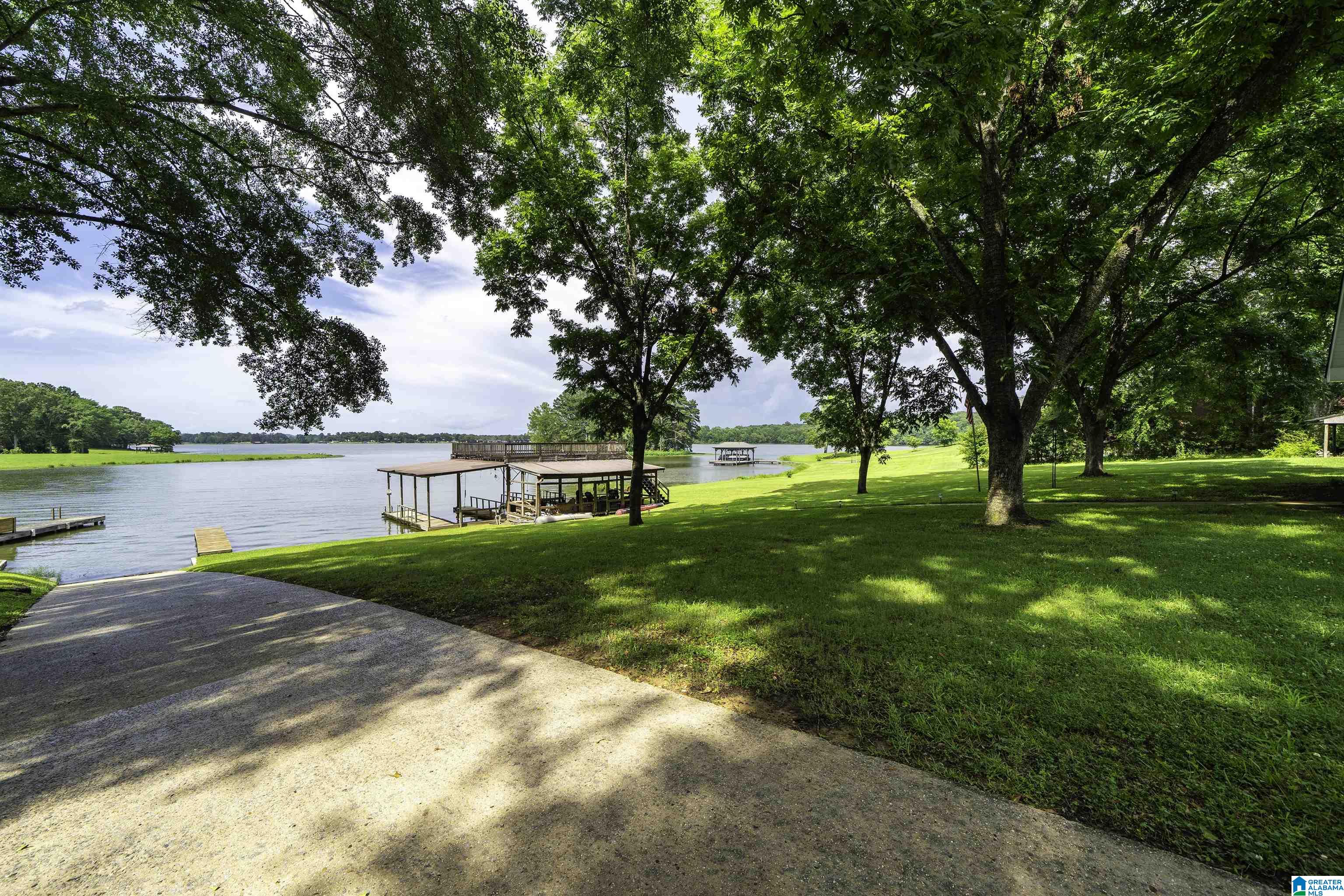 2715 HAMILTON ROAD