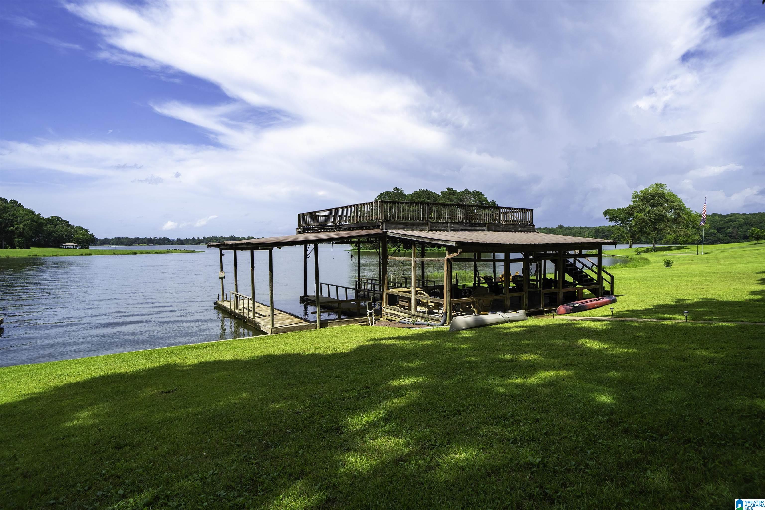 2715 HAMILTON ROAD