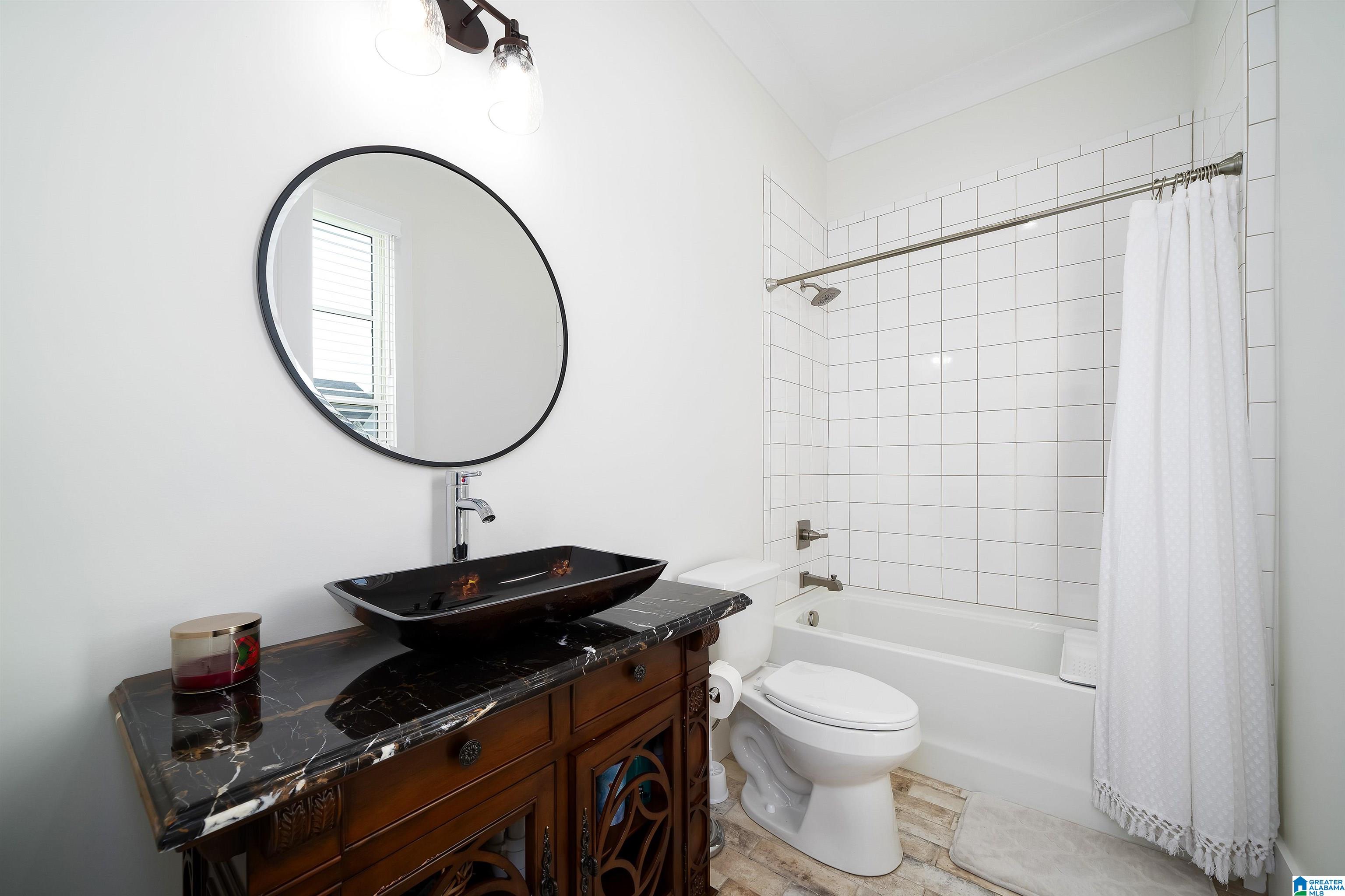 5805 DEERFOOT COURT