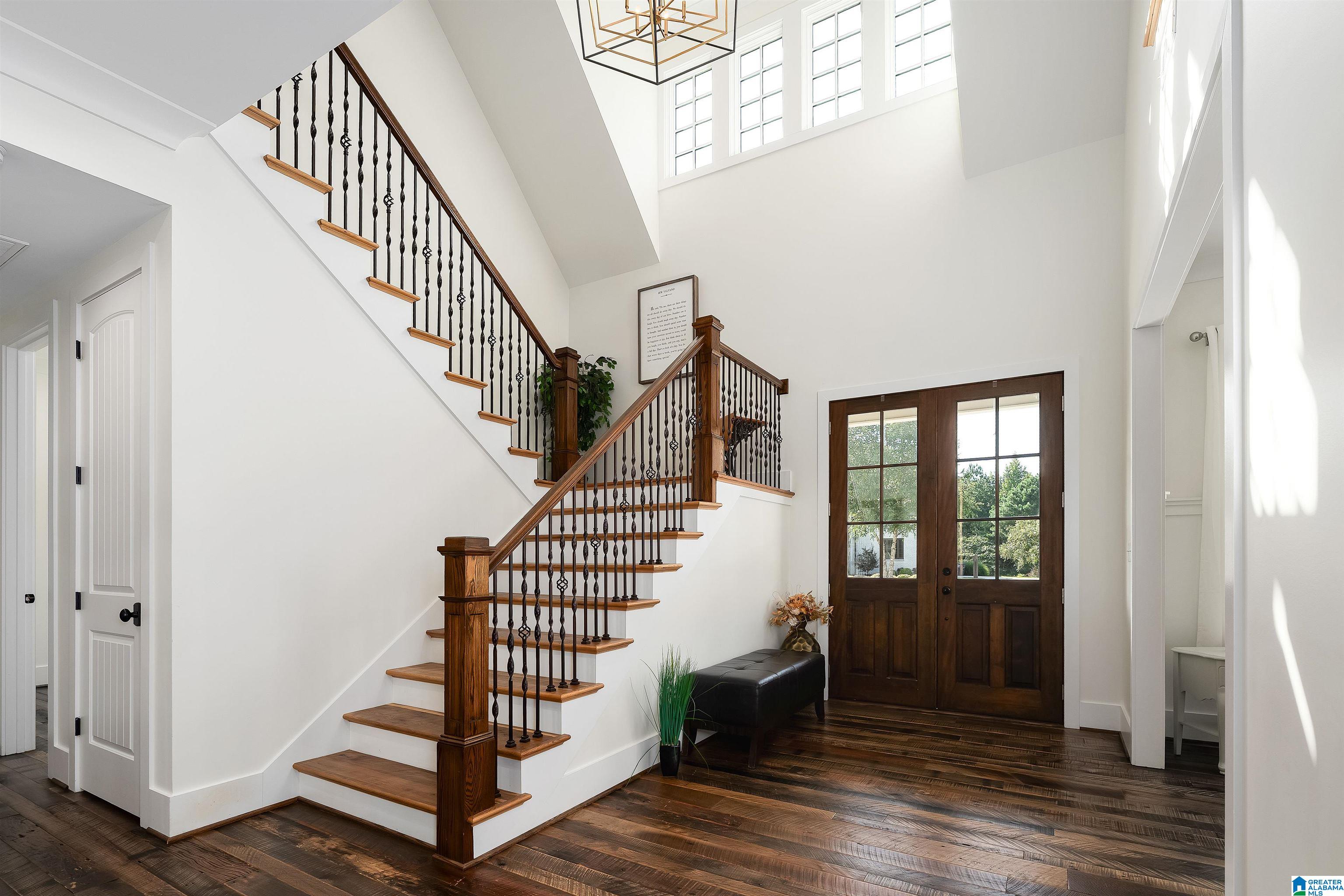 5805 DEERFOOT COURT