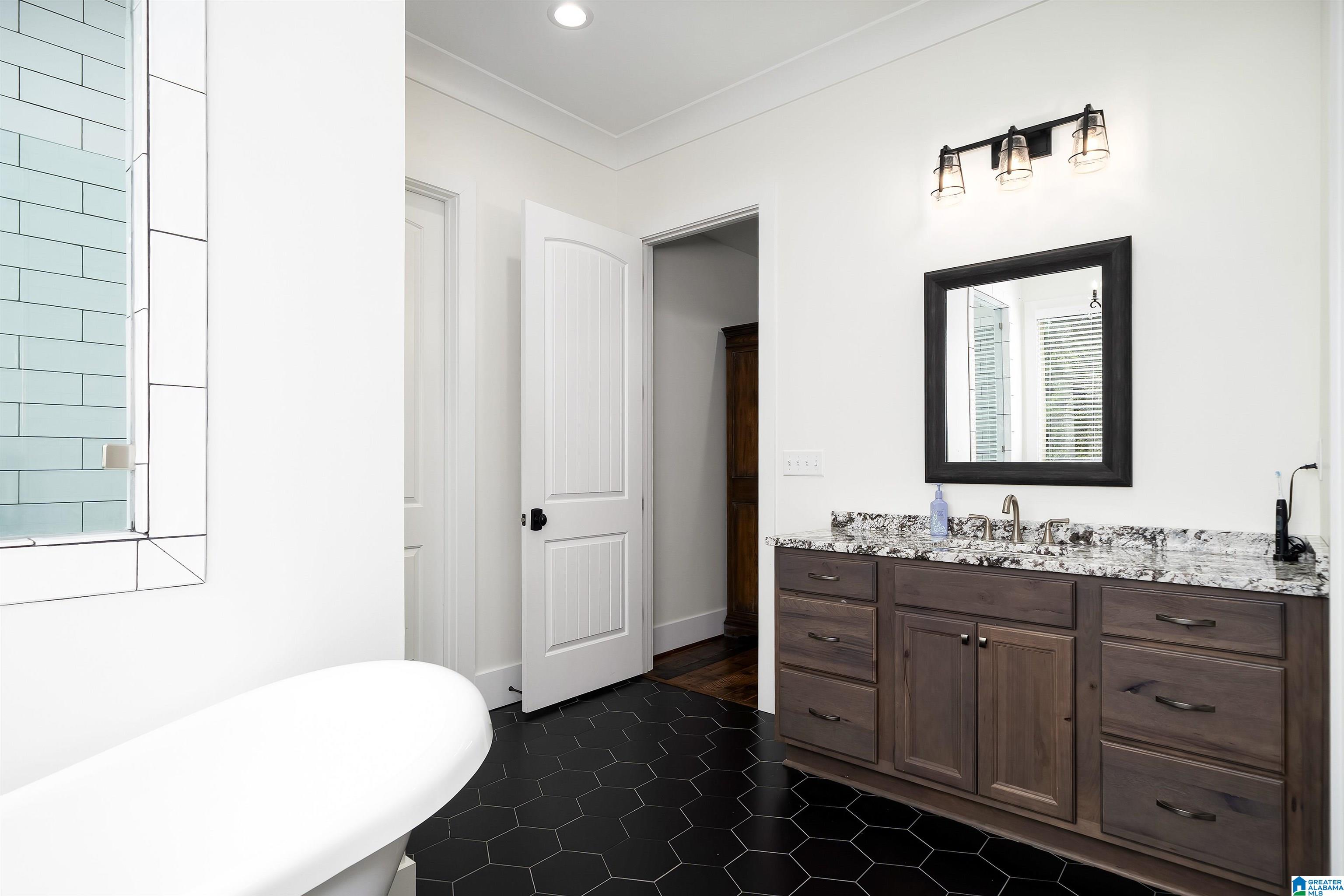 5805 DEERFOOT COURT