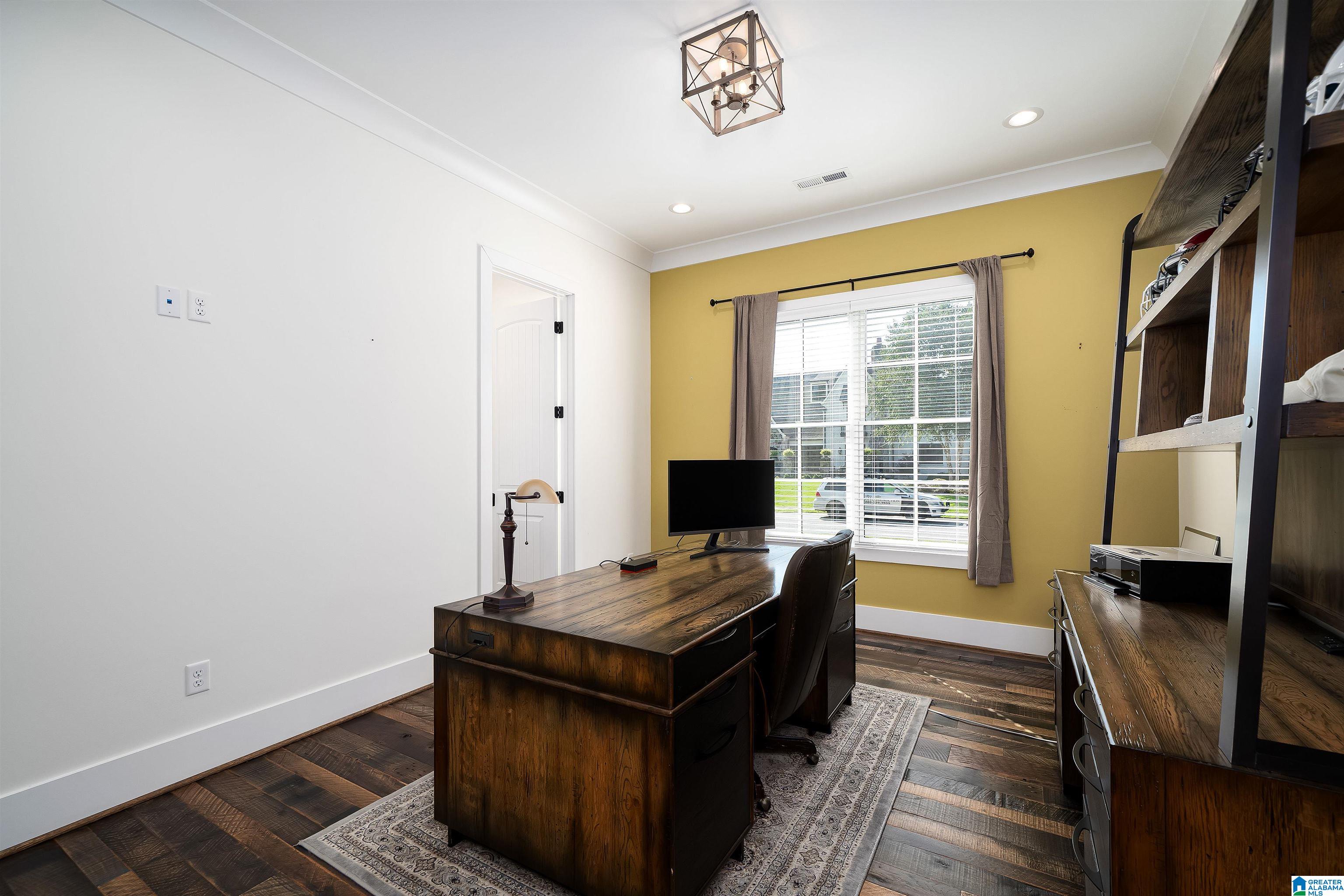 5805 DEERFOOT COURT