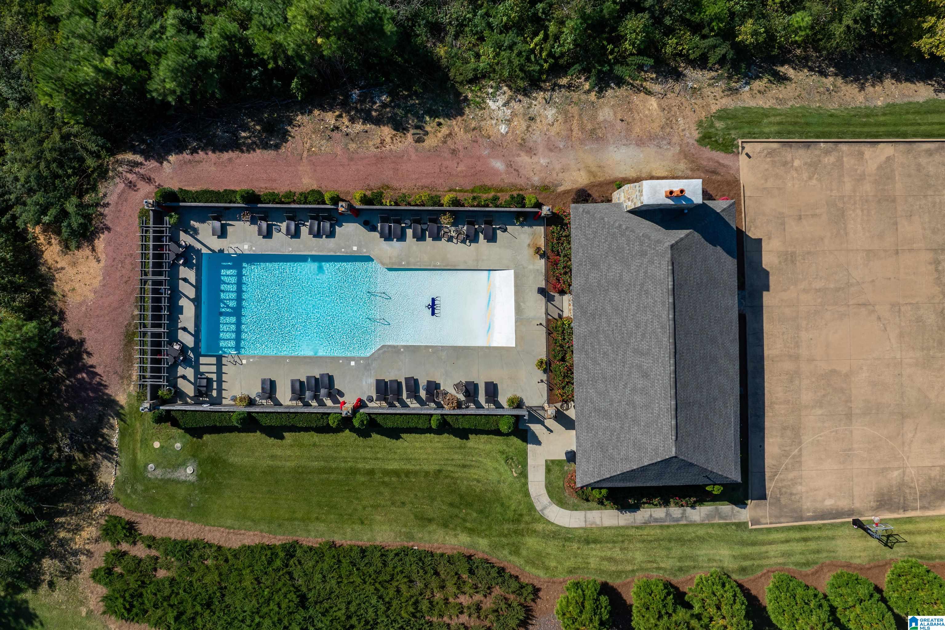 5805 DEERFOOT COURT