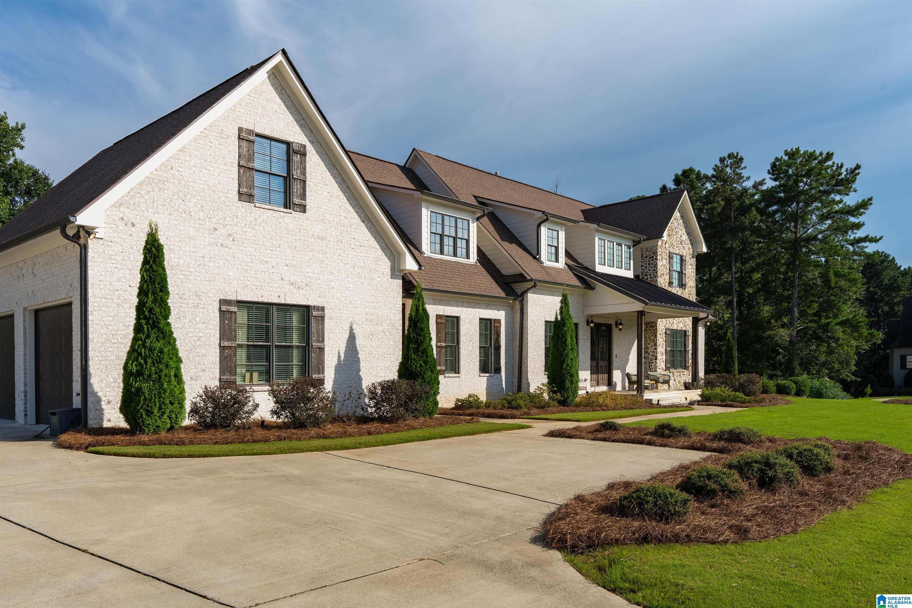 5805 DEERFOOT COURT