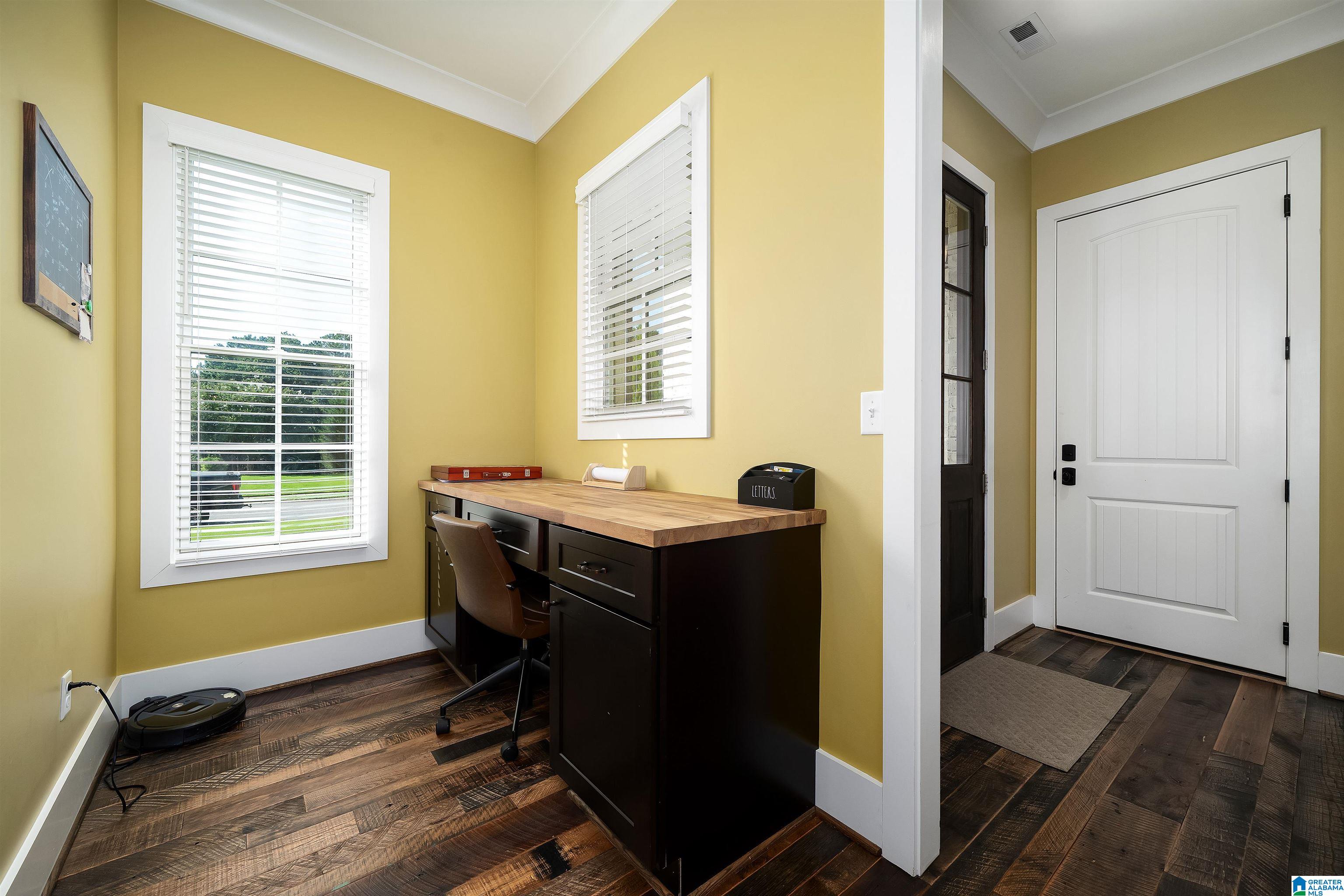 5805 DEERFOOT COURT