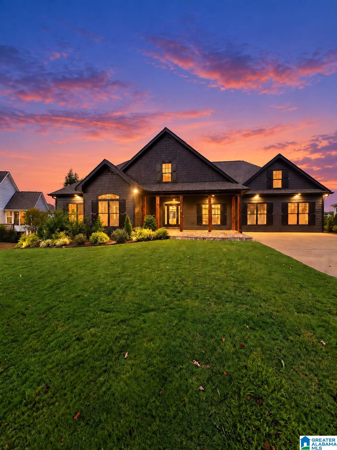 208 GRAND WAY