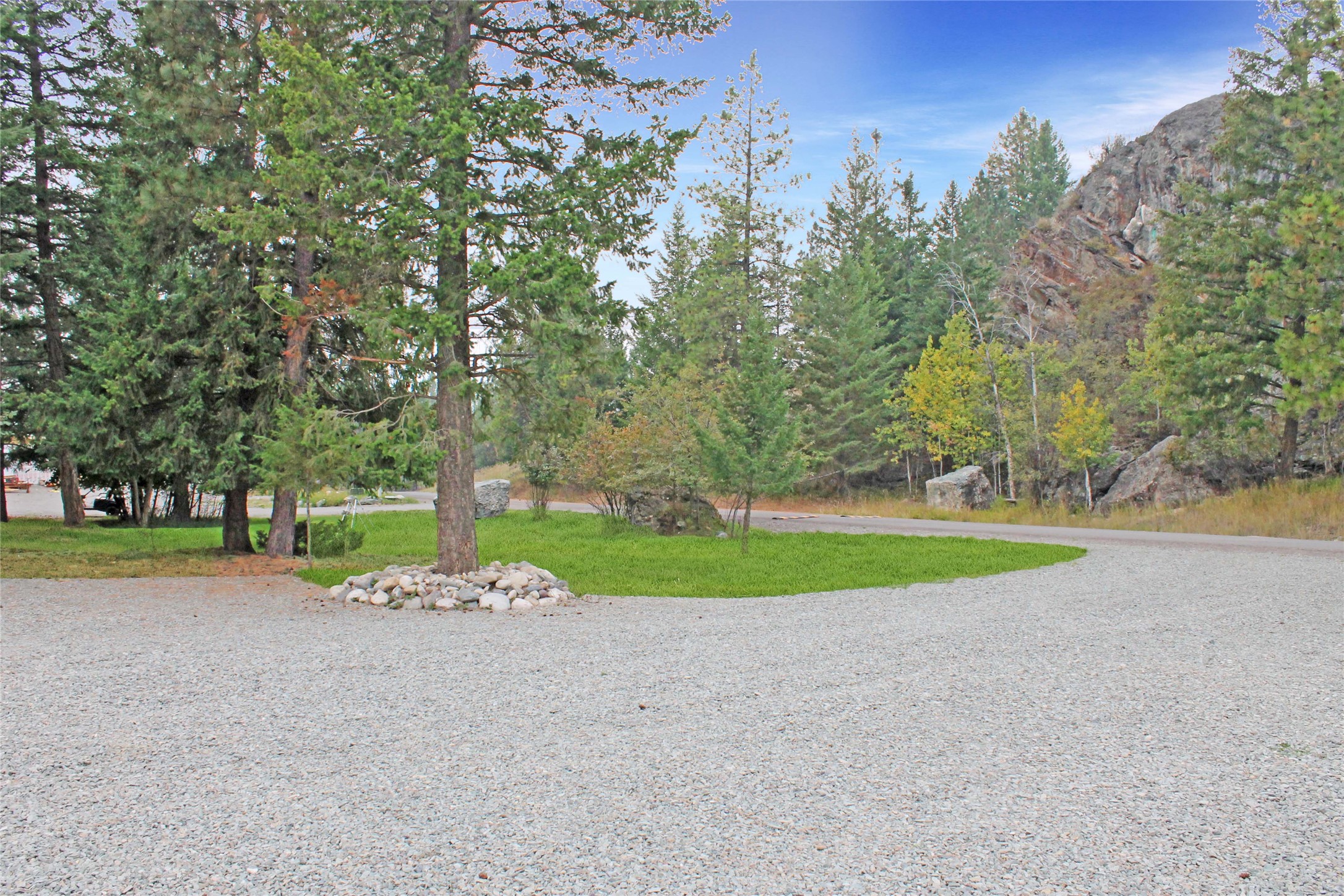 206 Kokanee Drive E
