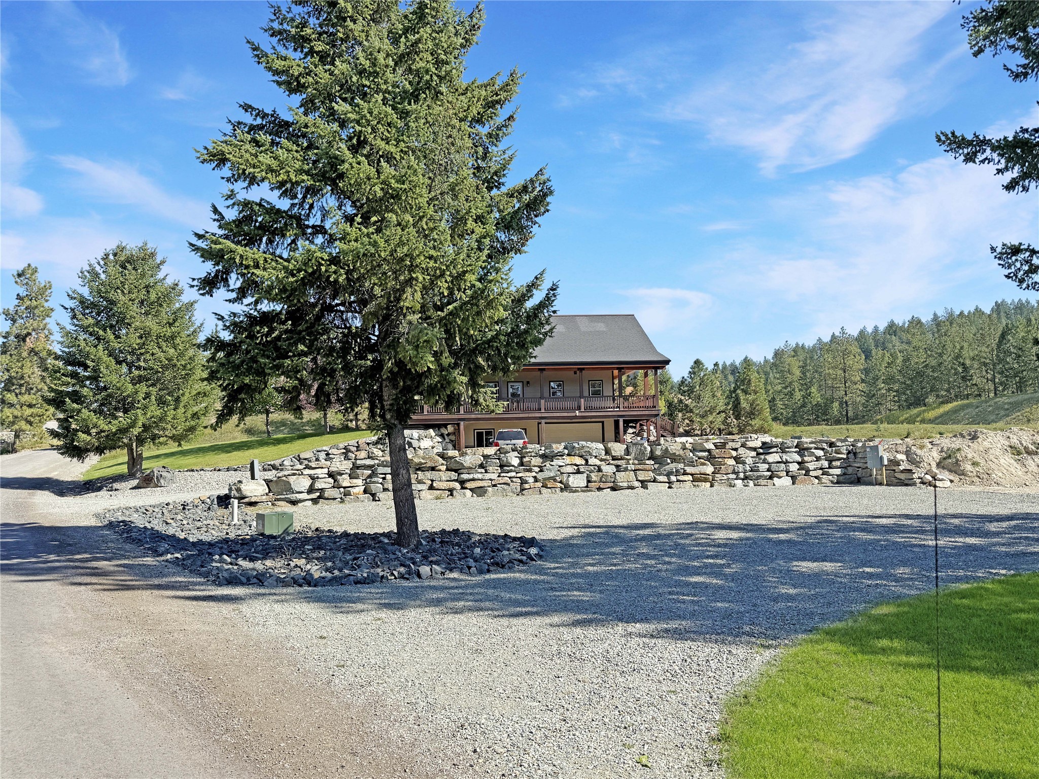 206 Kokanee Drive E