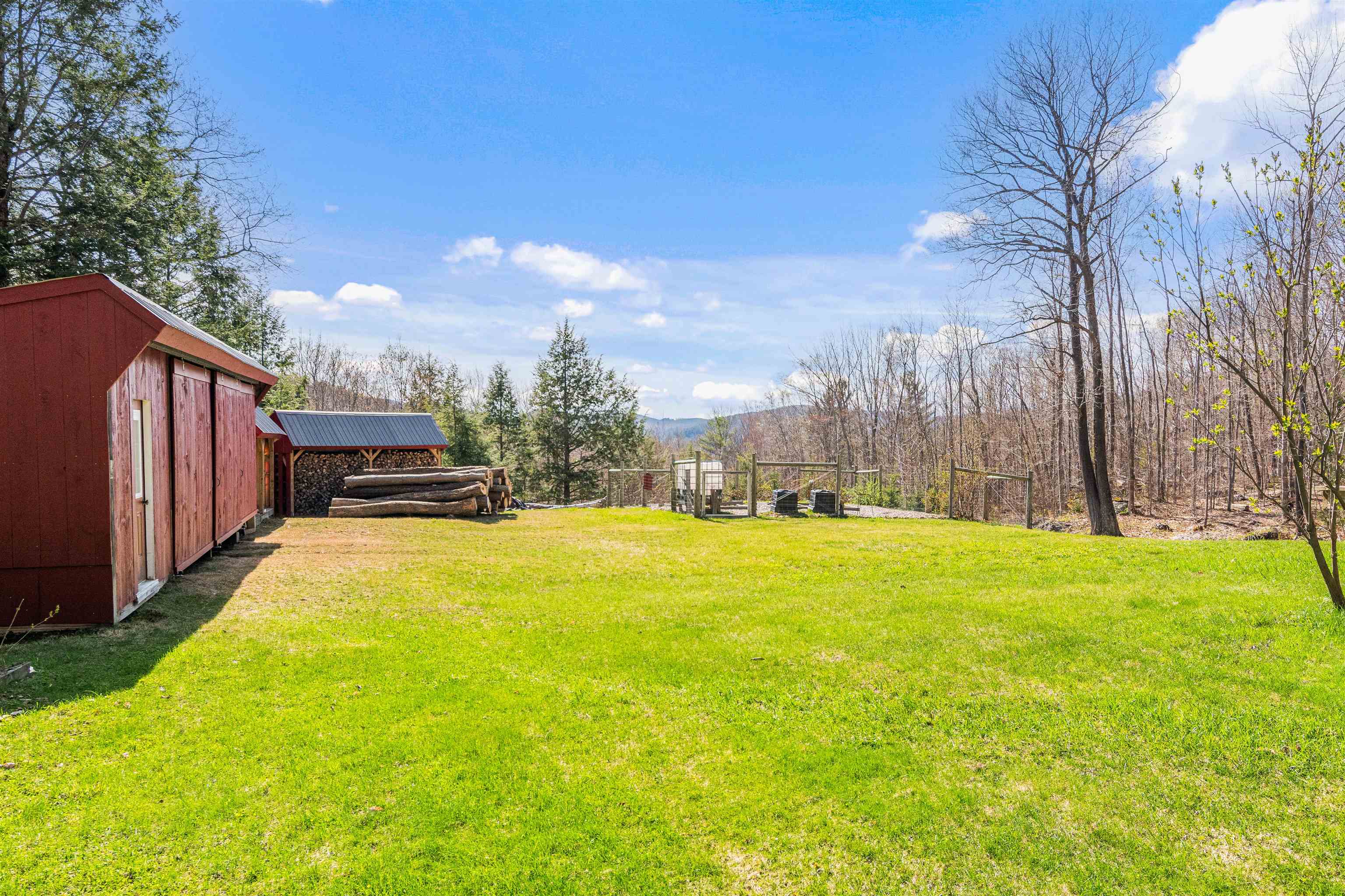 1011 Happy Hollow Road