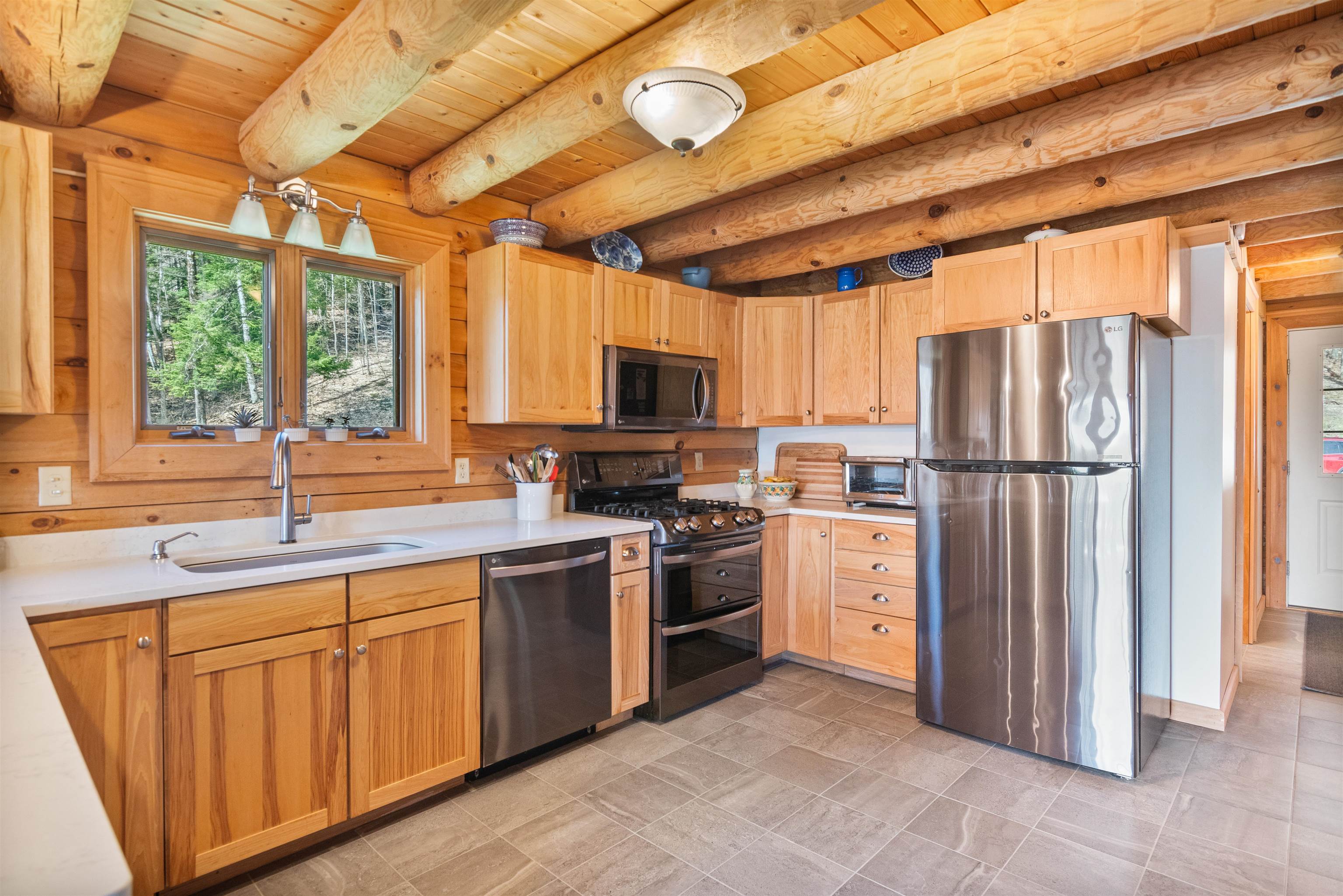 1011 Happy Hollow Road