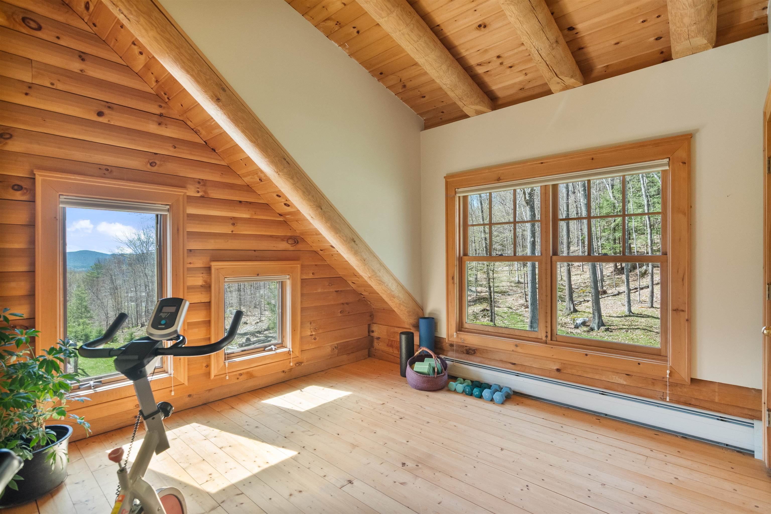 1011 Happy Hollow Road