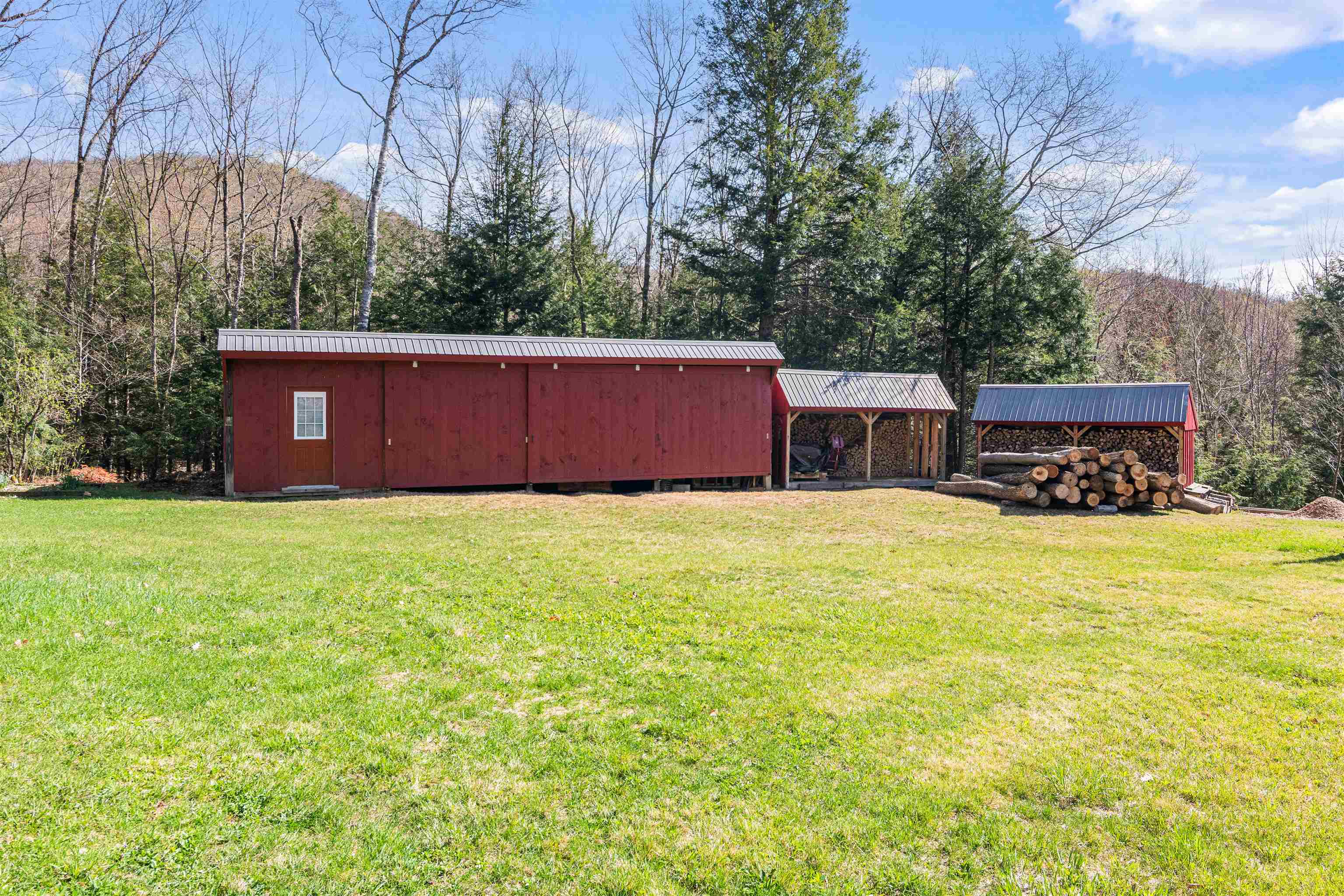 1011 Happy Hollow Road