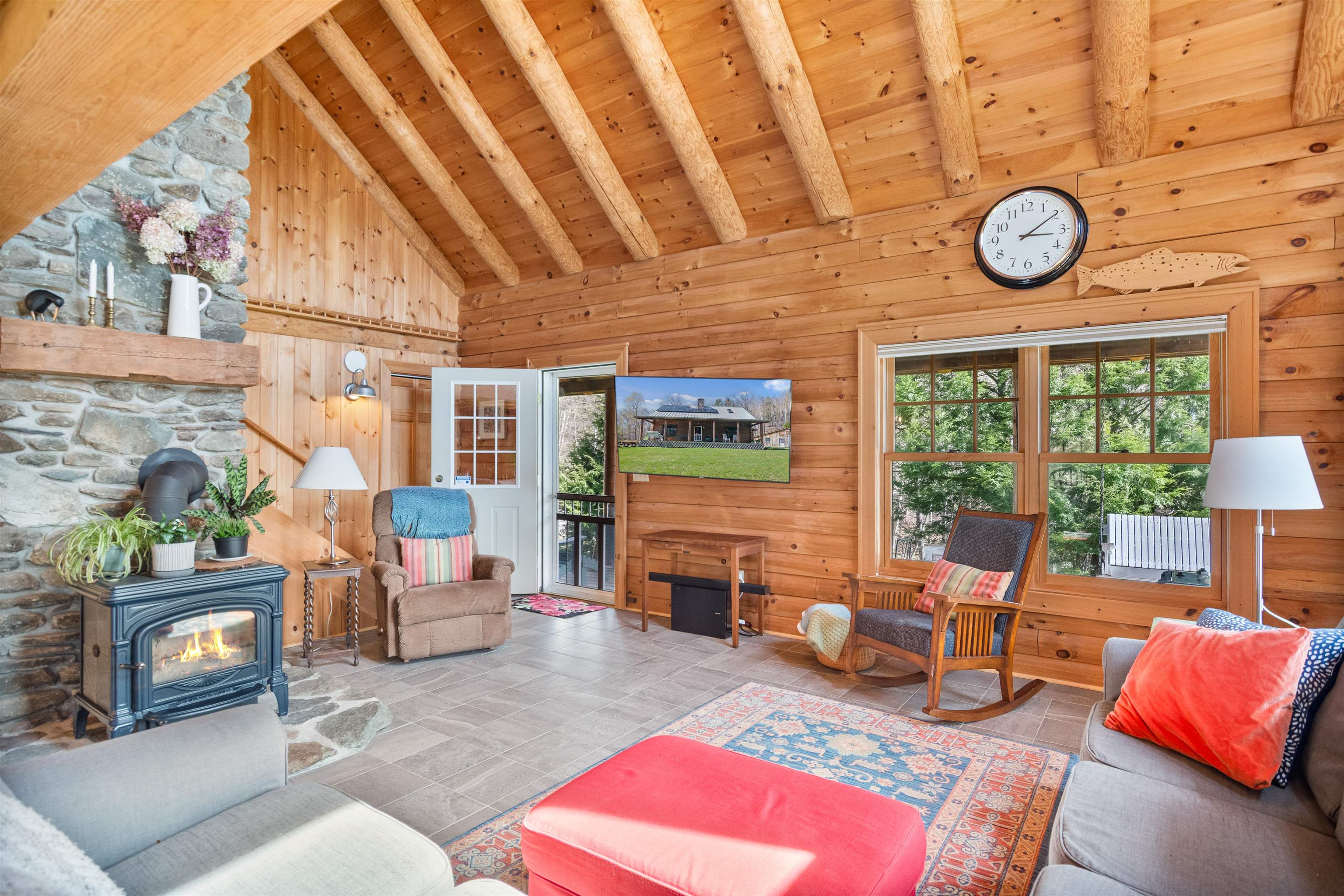 1011 Happy Hollow Road