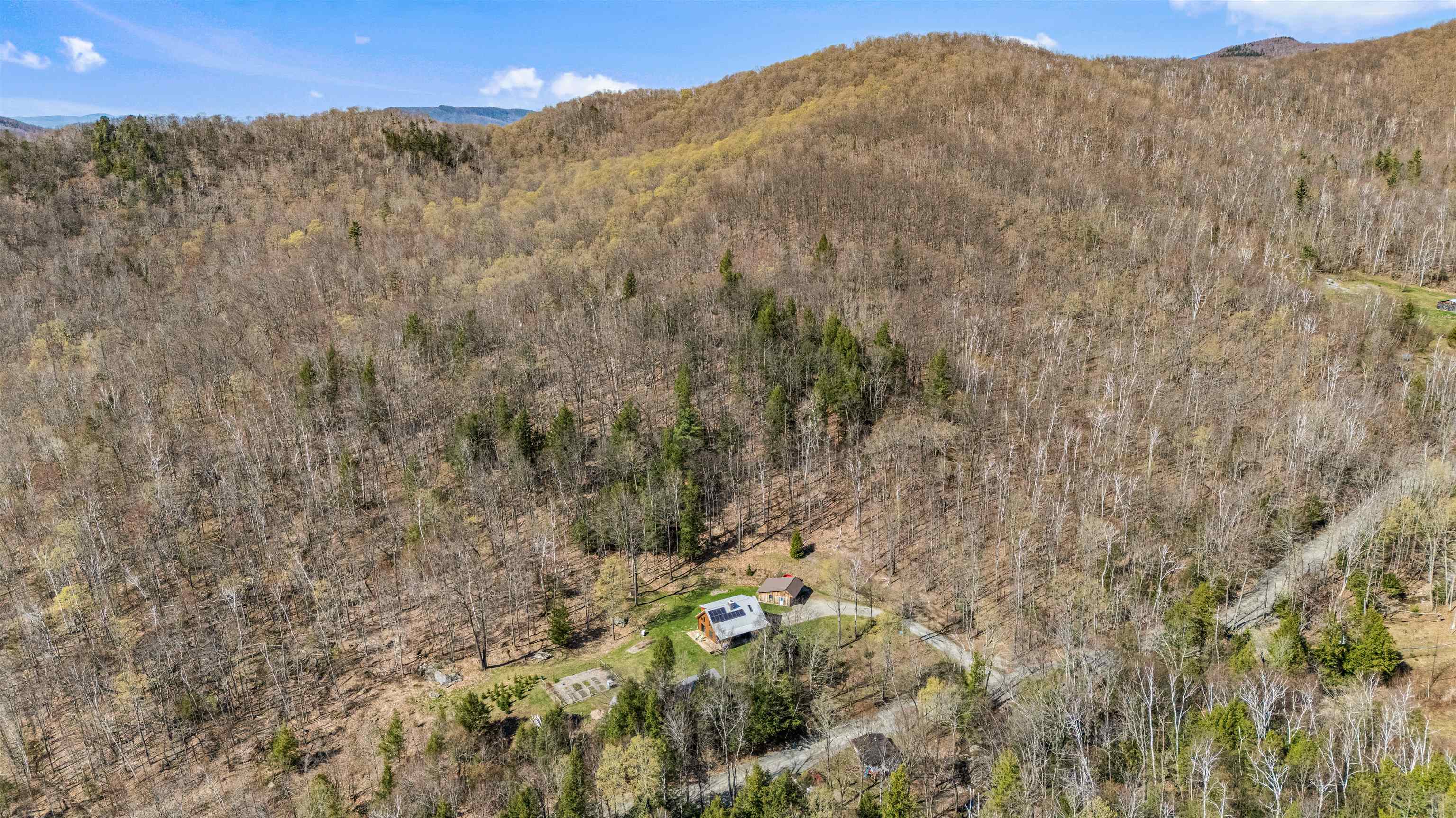1011 Happy Hollow Road