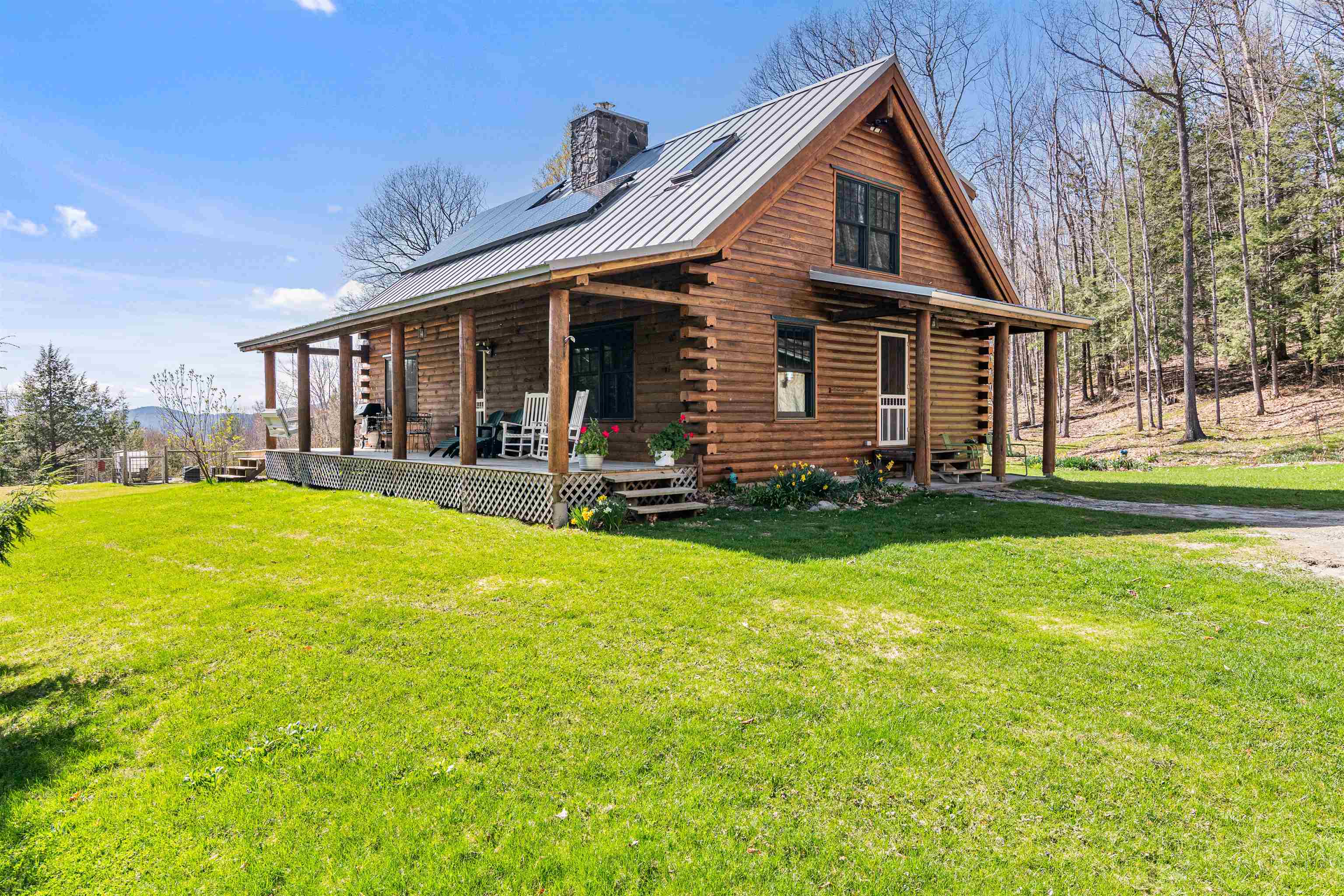 1011 Happy Hollow Road